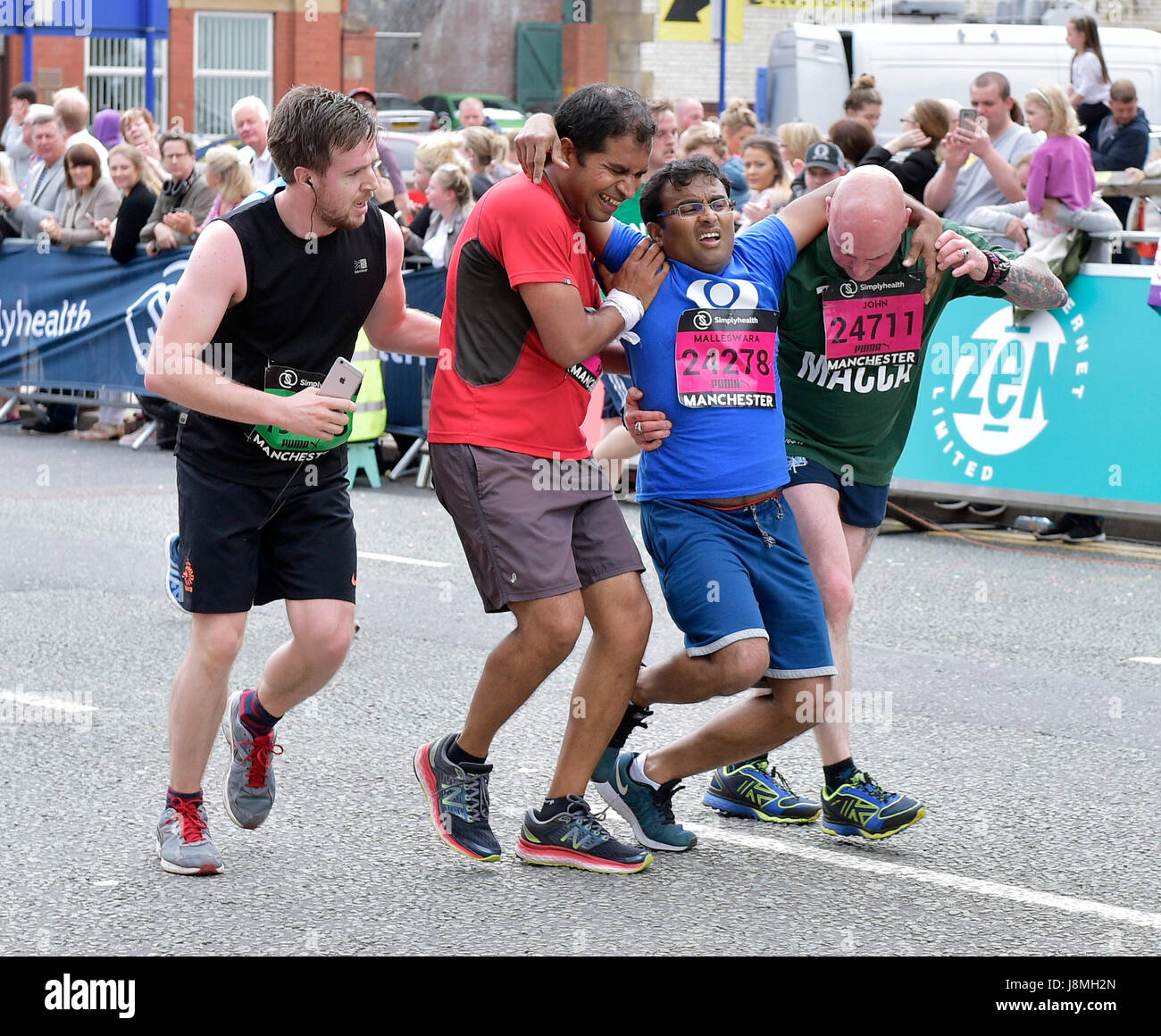 Runners and athletes take part in the 2017 Simplyhealth Great Manchester Run half marathon and 10k run Stock Photo