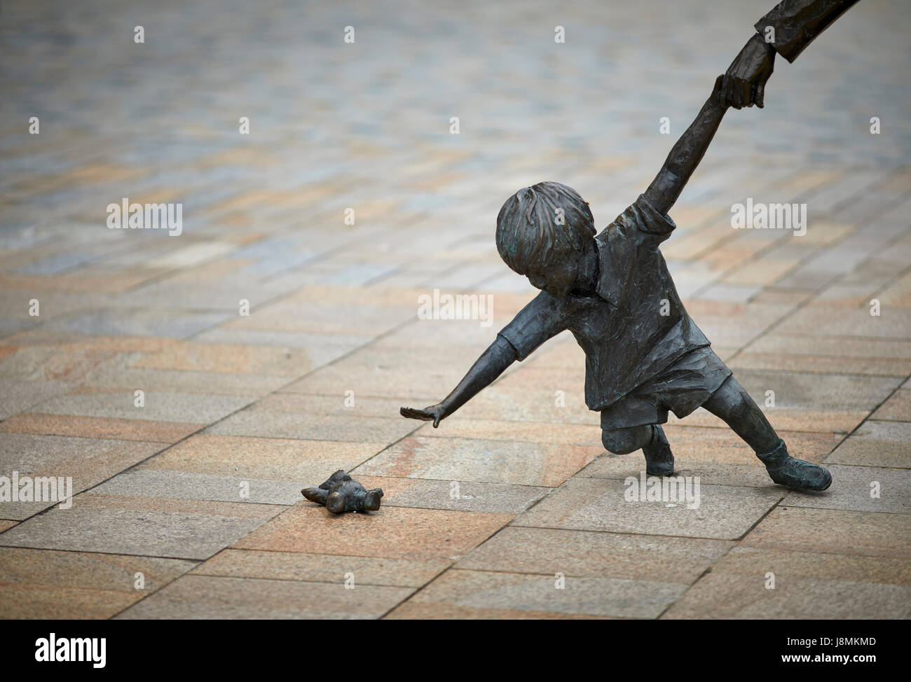 Blackburn’s much-loved ‘Grandmother and Child’ statue at Cathedral Quarter and sculpted by Alan Wilson in bronze. Stock Photo