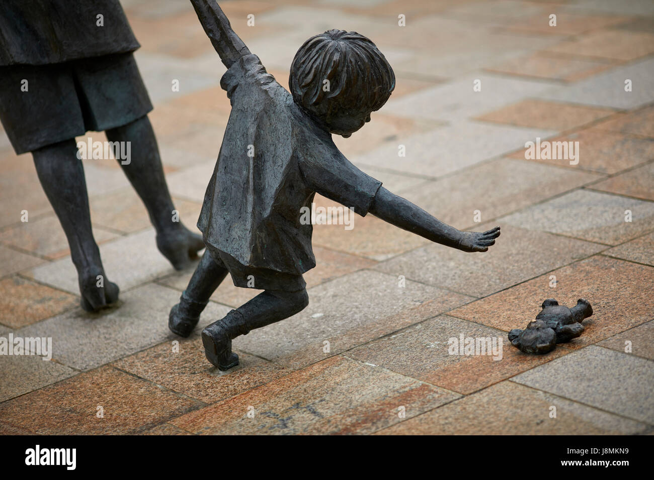 Blackburn’s much-loved ‘Grandmother and Child’ statue at Cathedral Quarter and sculpted by Alan Wilson in bronze. Stock Photo