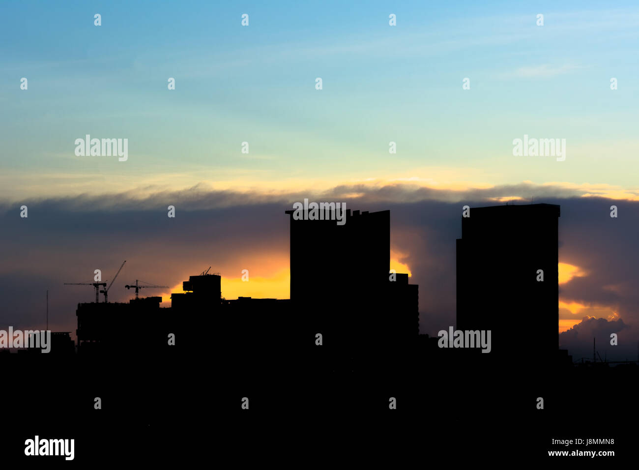 Tall street light silhouette hi-res stock photography and images - Alamy