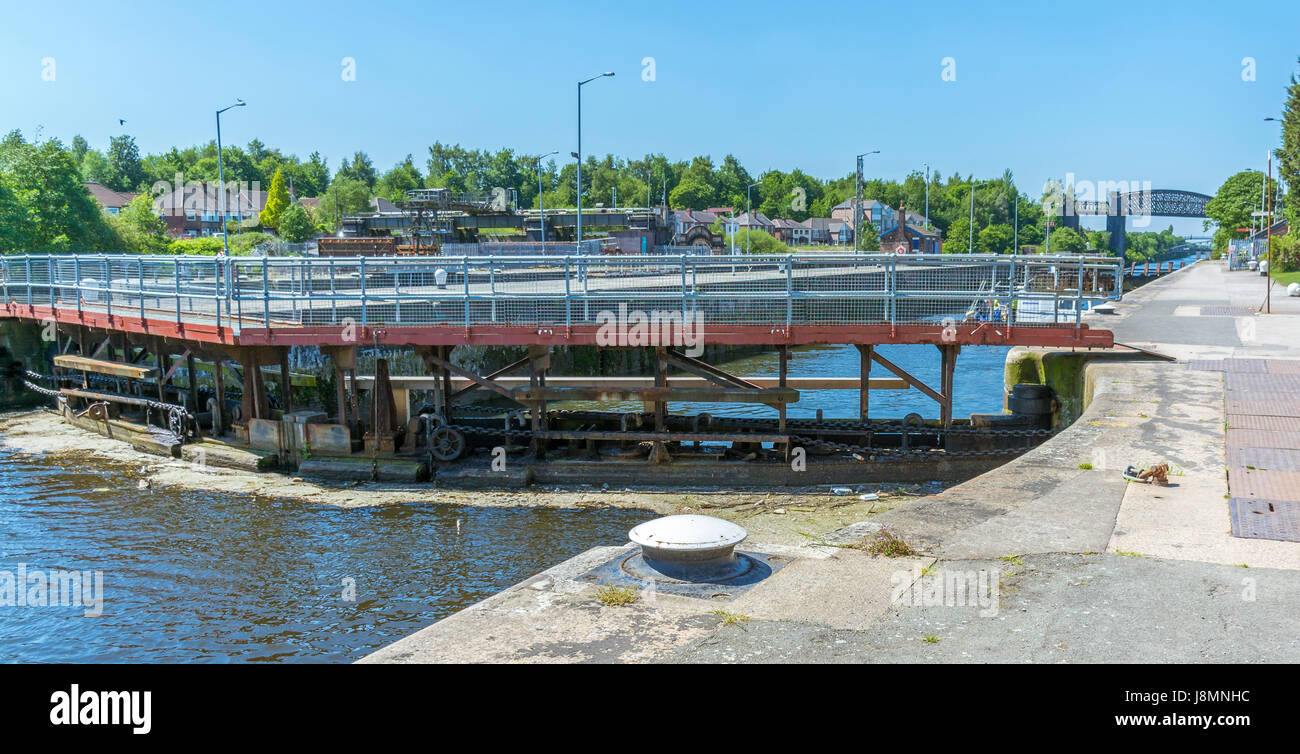 A view of Latchford Locks in Warrington showing the closed gates on the Manchester side of the Manchester Ship Canal. Stock Photo