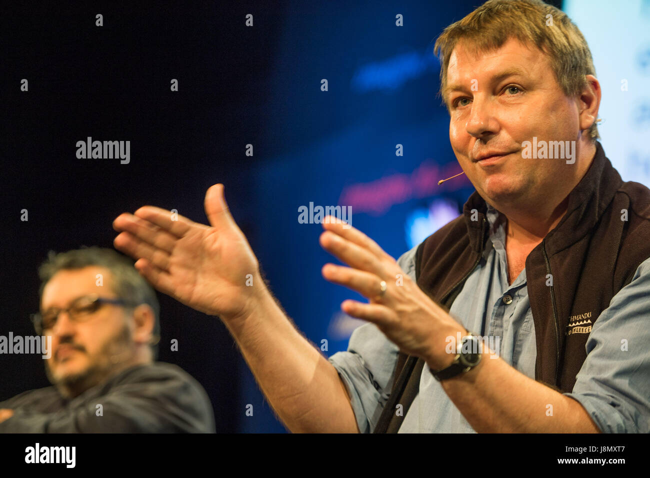 Hay Festival, Wales UK, Monday 29 May 2017 DANNY DORLING, professor of geography at Oxford University, taking about the eed to change the way students and schoolchildren are examined and assessed academically at the Hay Festival 2017 Now in its 30th year, the festival draws tens of thousand of visitors a day to what was described by former US president Bill Clinton as 'the woodstock of the mind' Photo credit Credit: keith morris/Alamy Live News Stock Photo