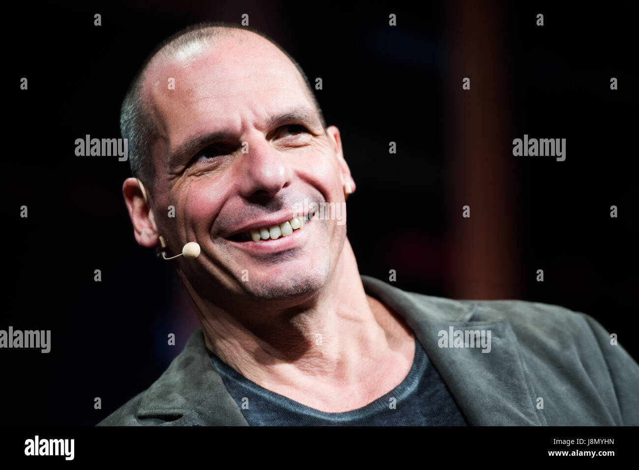 Hay Festival, Wales UK, Monday 29 May 2017 YANIS VAROUFAKIS, former Finance Minister of Greece, talking about 'brinkmanship, hypocrisy colluson and betrayal' during the Greek Euro crisis, at the 2017 Hay Festival. Now in its 30th year, the festival draws tens of thousand of visitors a day to what was described by former US president Bill Clinton as 'the woodstock of the mind' Photo credit Credit: keith morris/Alamy Live News Stock Photo