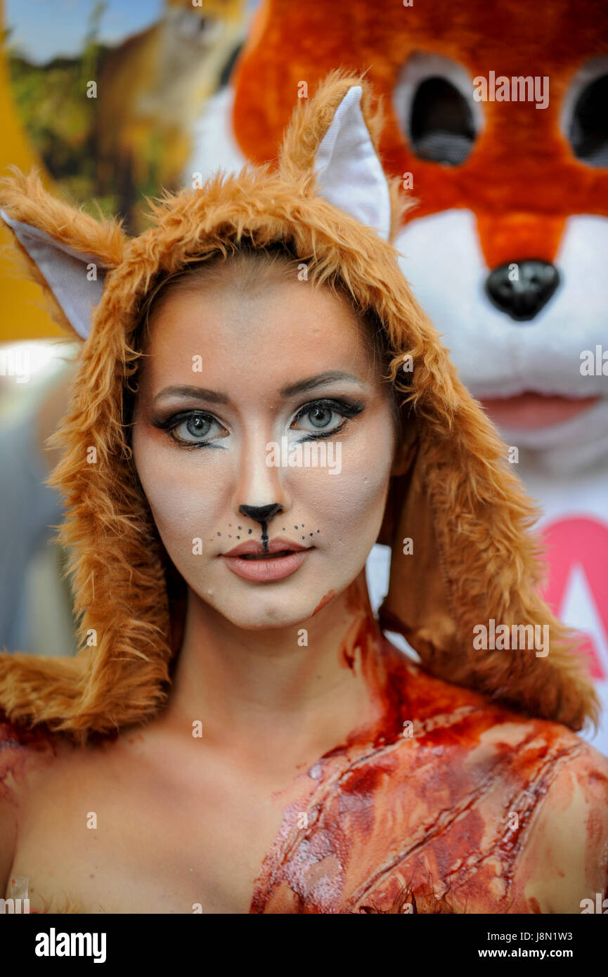 Fox costume hi-res stock photography and images - Alamy