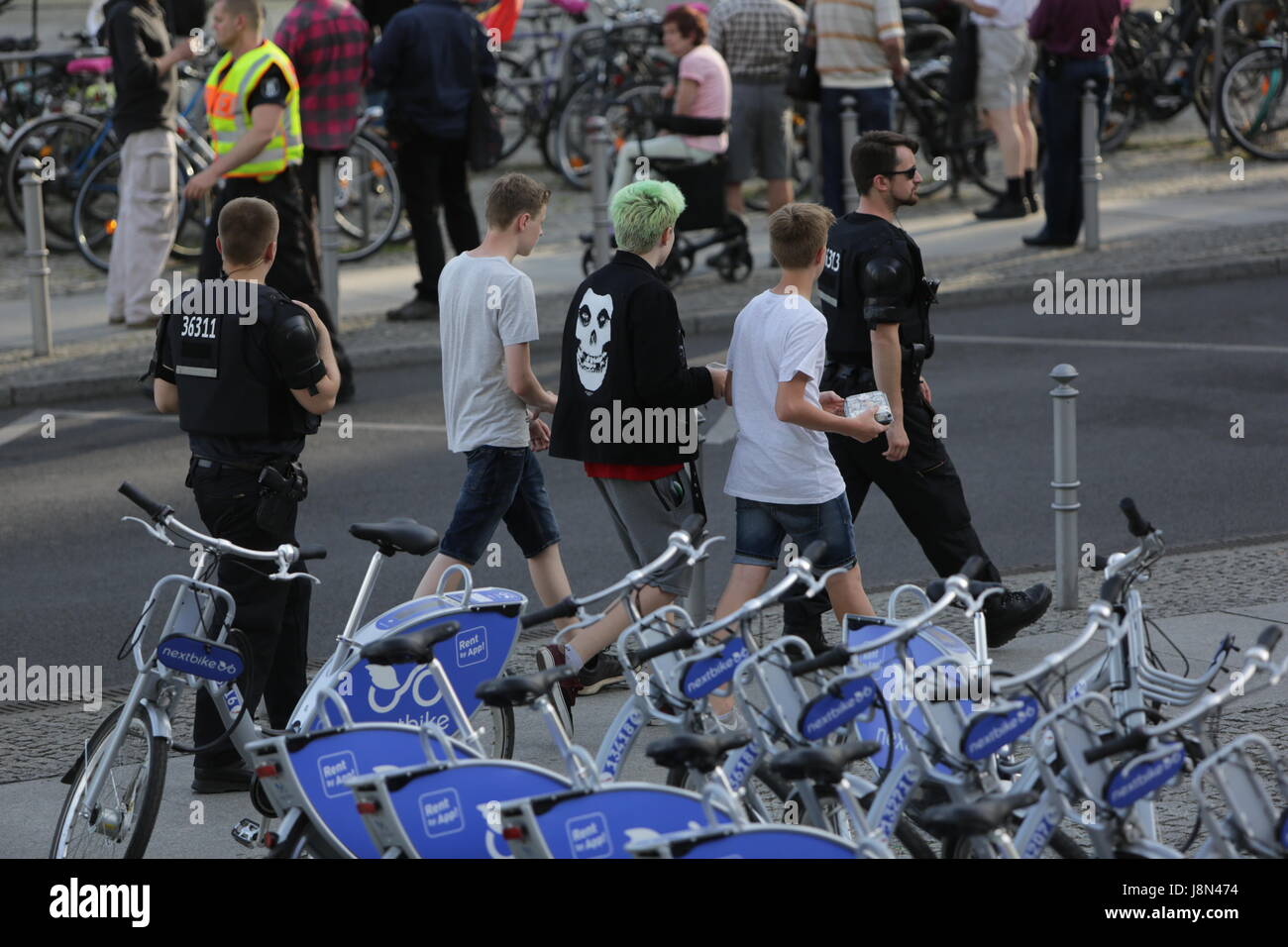 Berlin Germany 29th May 2017 Police Officers Escort A Group Of Youth Past The Protest A Handful Of Right Wing Protesters Came To Their Weekly Rally In Berlin Germany 29th May 2017 Police Officers Escort A Group Of Youth Past The Protest A Handful Of Right Wing Protesters Came To Their Weekly Rally In