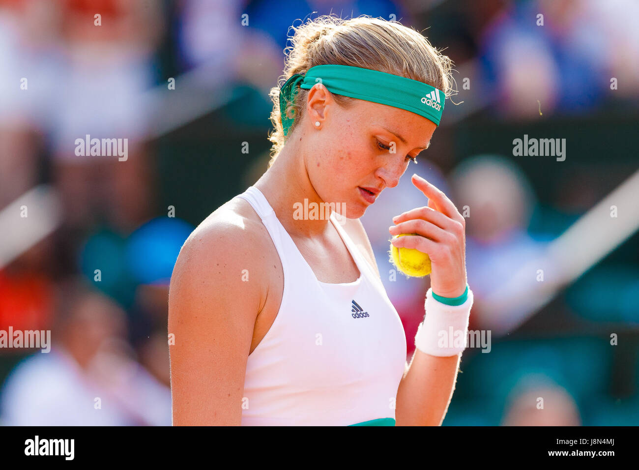 Paris, France, 29th May 2017, Tennis French Open: French player Kiki Mladenovic during her first round match at the 2017 Tennis French Open in Roland Garros Paris. Credit: Frank Molter/Alamy Live News Stock Photo