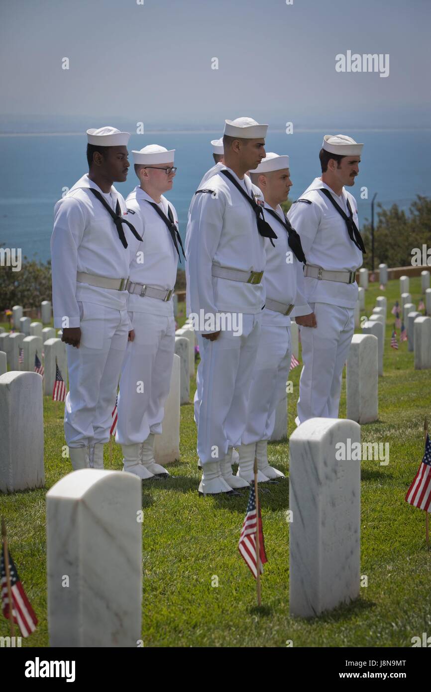 San Diego, United States Of America. 28th May, 2017. Burial at the Fort Rosecrans National Cemetery of Lt. Cmdr. Frederick Crosby, who went MIA when he was was shot down in Vietnam in 1965, whose remains were found recently, in May 2017. | usage worldwide Credit: dpa/Alamy Live News Stock Photo