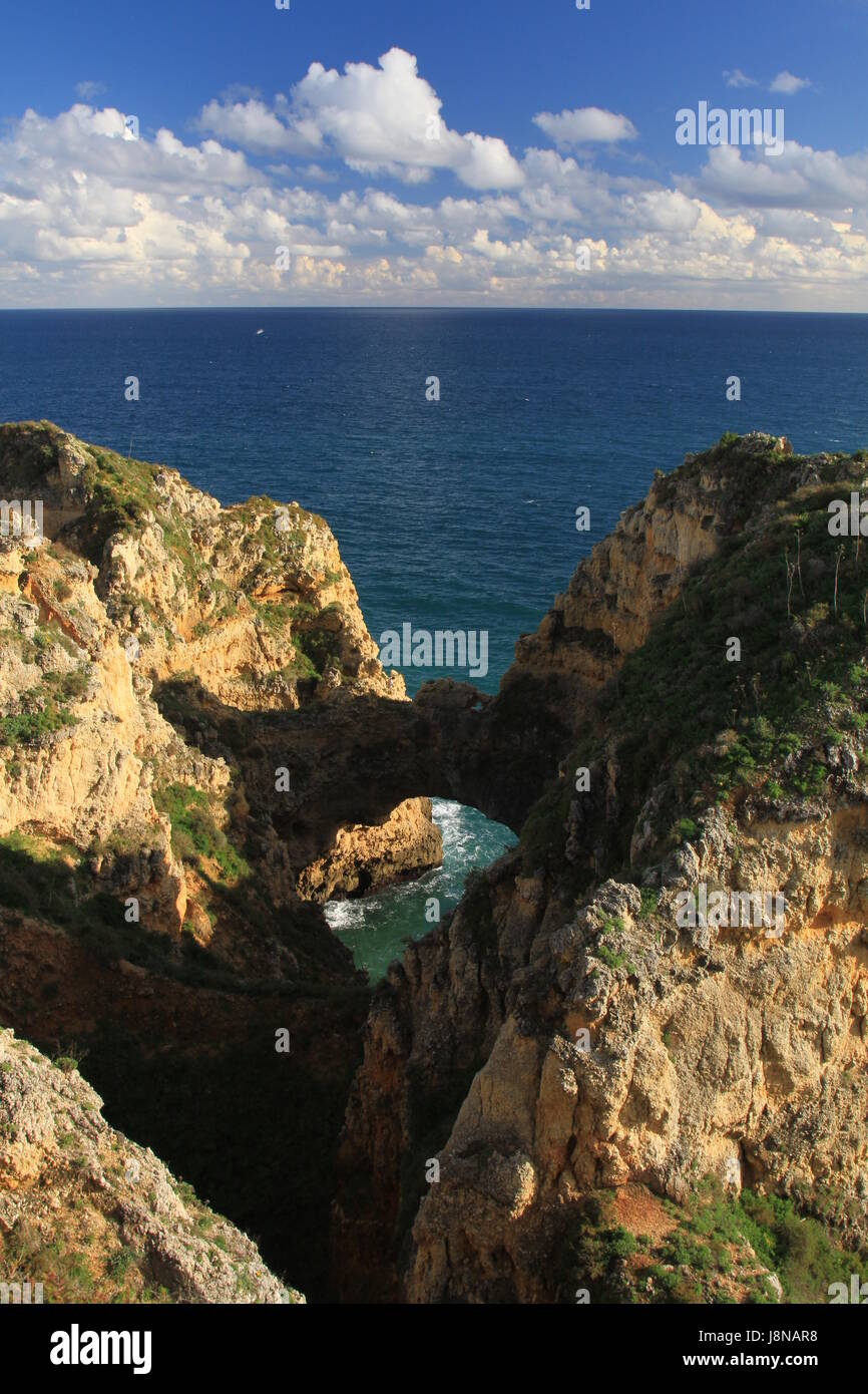 cliffs of the algarve Stock Photo - Alamy