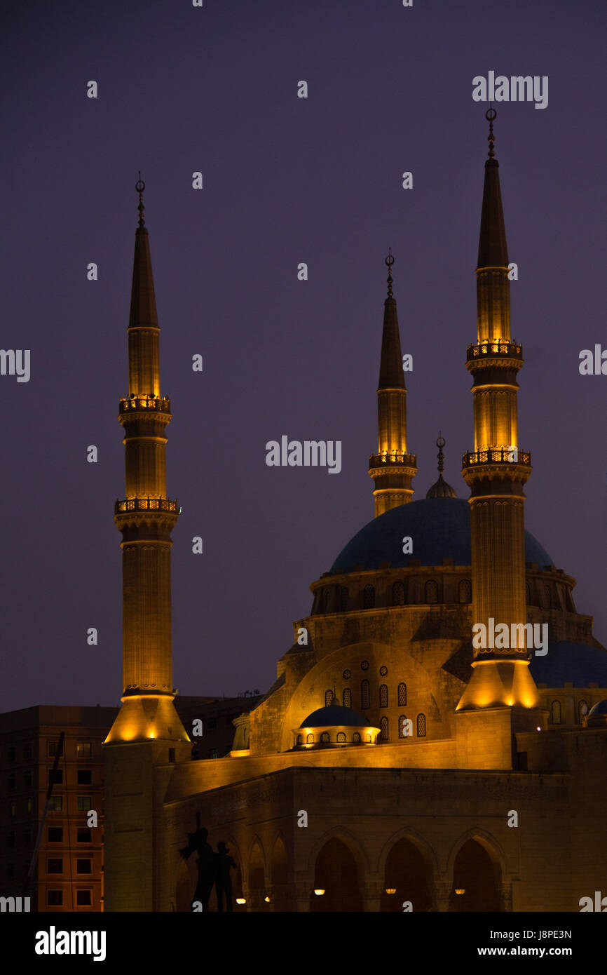 Mohammad Al Amin mosque at night, Beirut Stock Photo