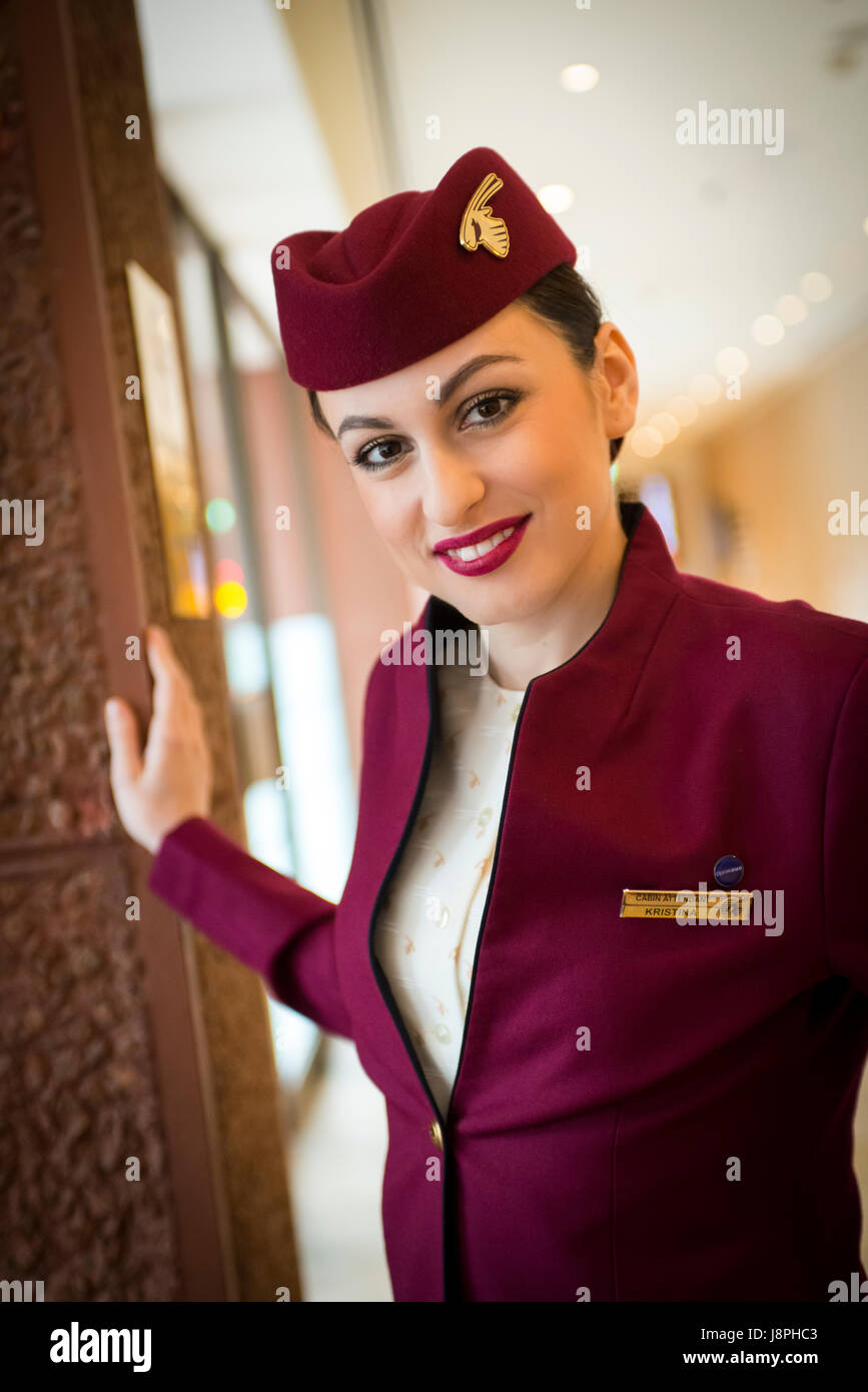 Qatar crew uniform hi-res stock photography and images - Alamy