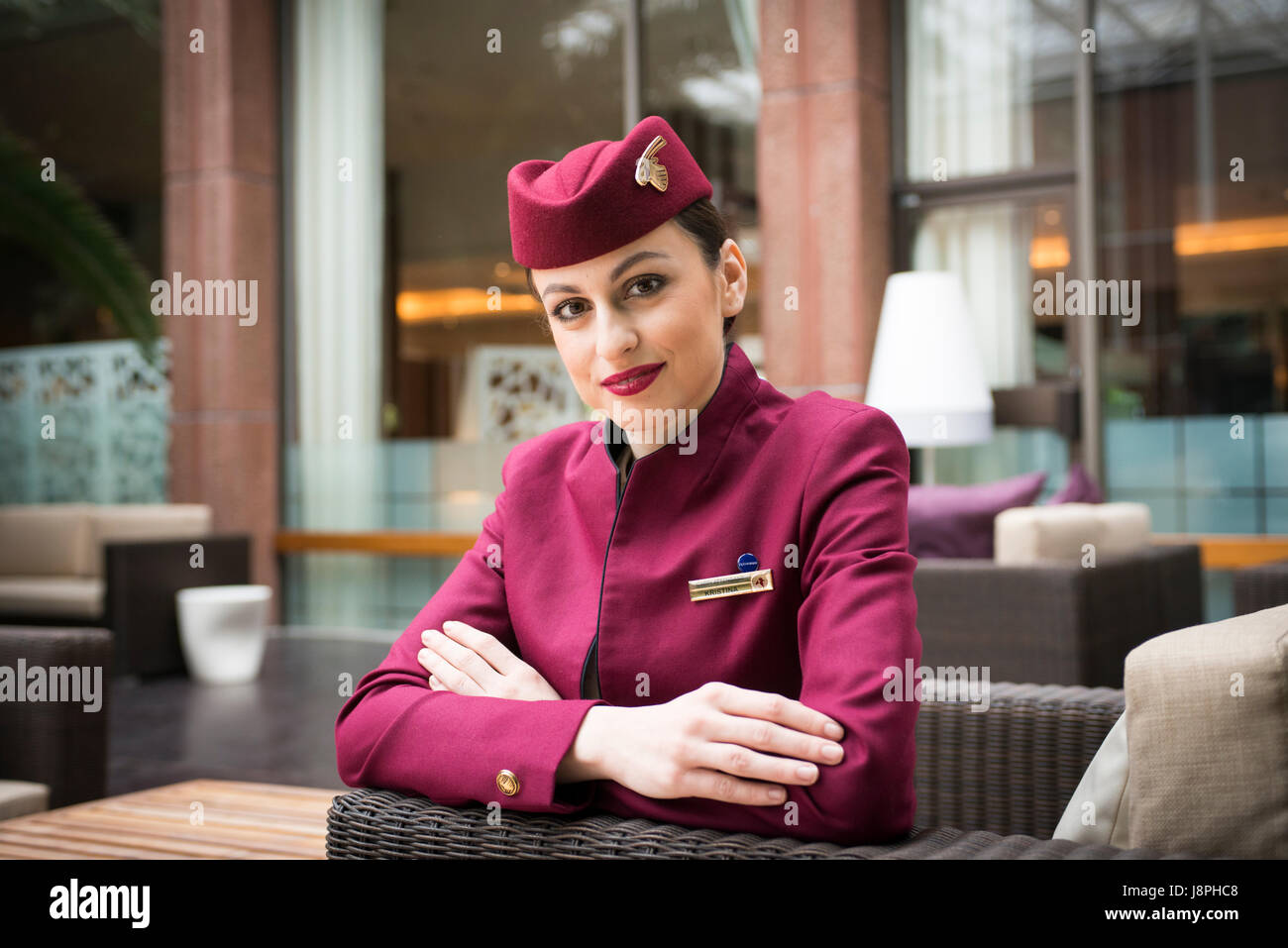 Qatar cabin crew hi-res stock photography and images - Alamy Qatar cabin crew hi-res stock photography and images - Alamy