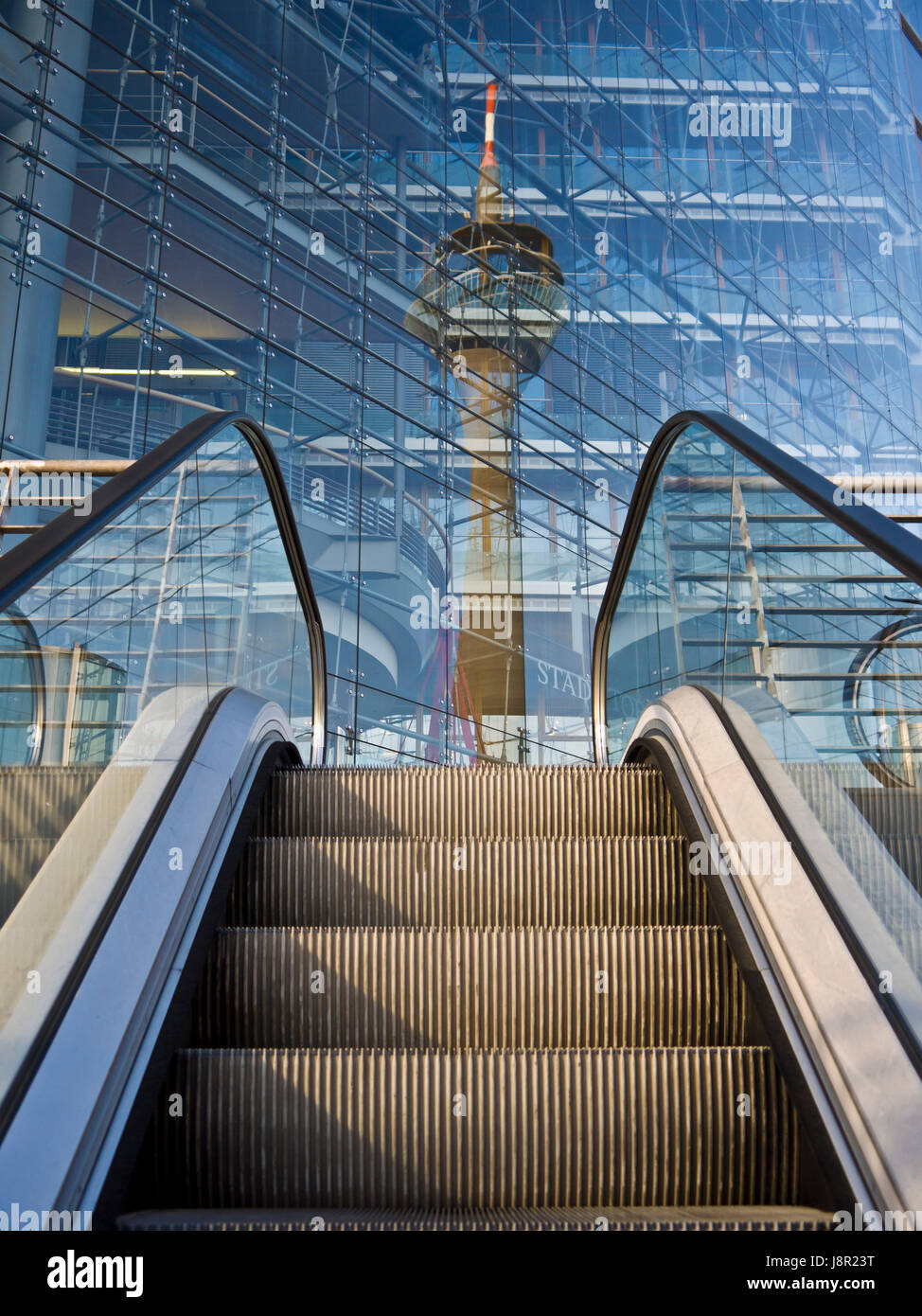 escalator, culture, reflection, europe, glasses, mirroring, germany