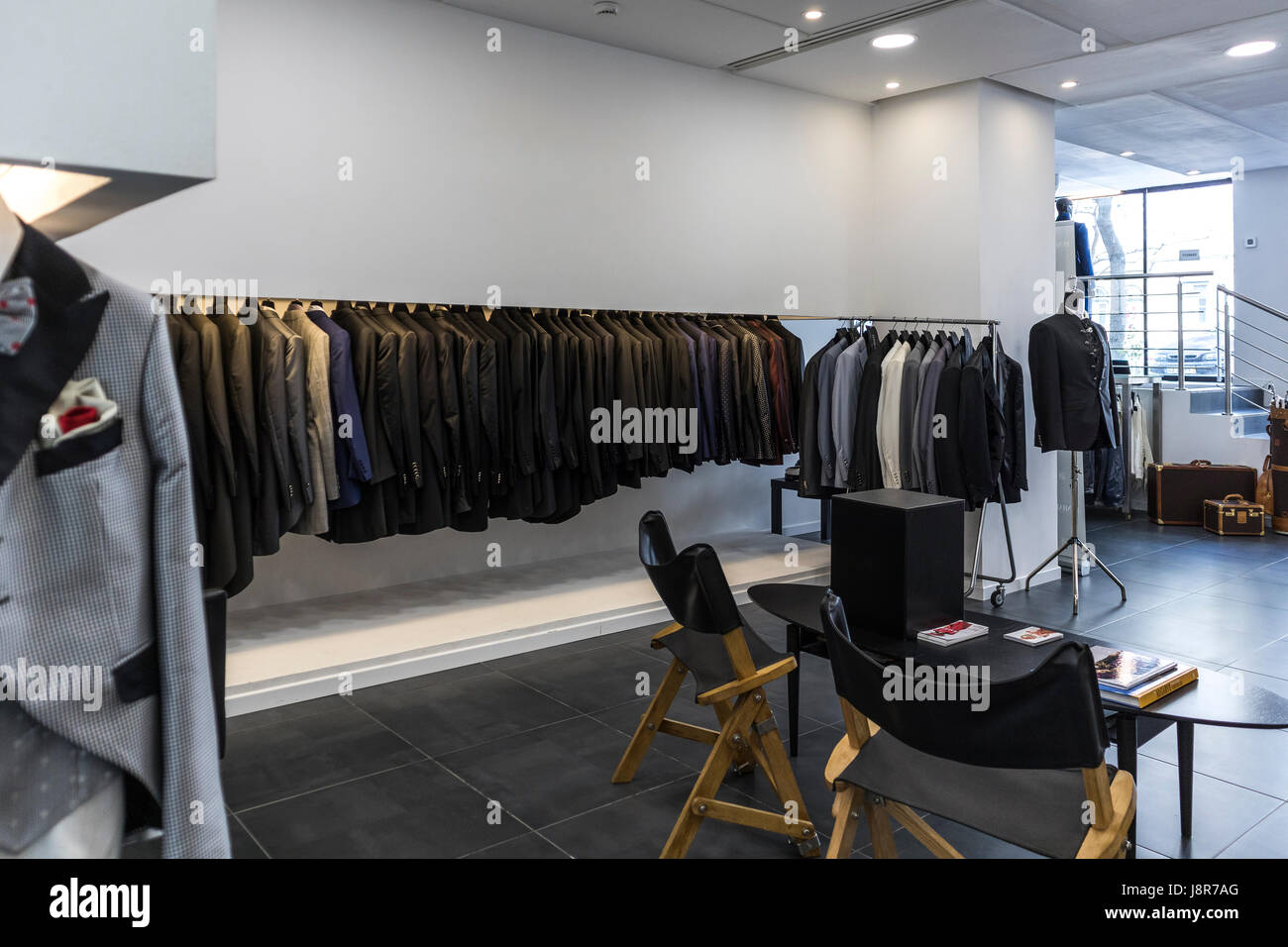 Men's suit store Stock Photo Alamy
