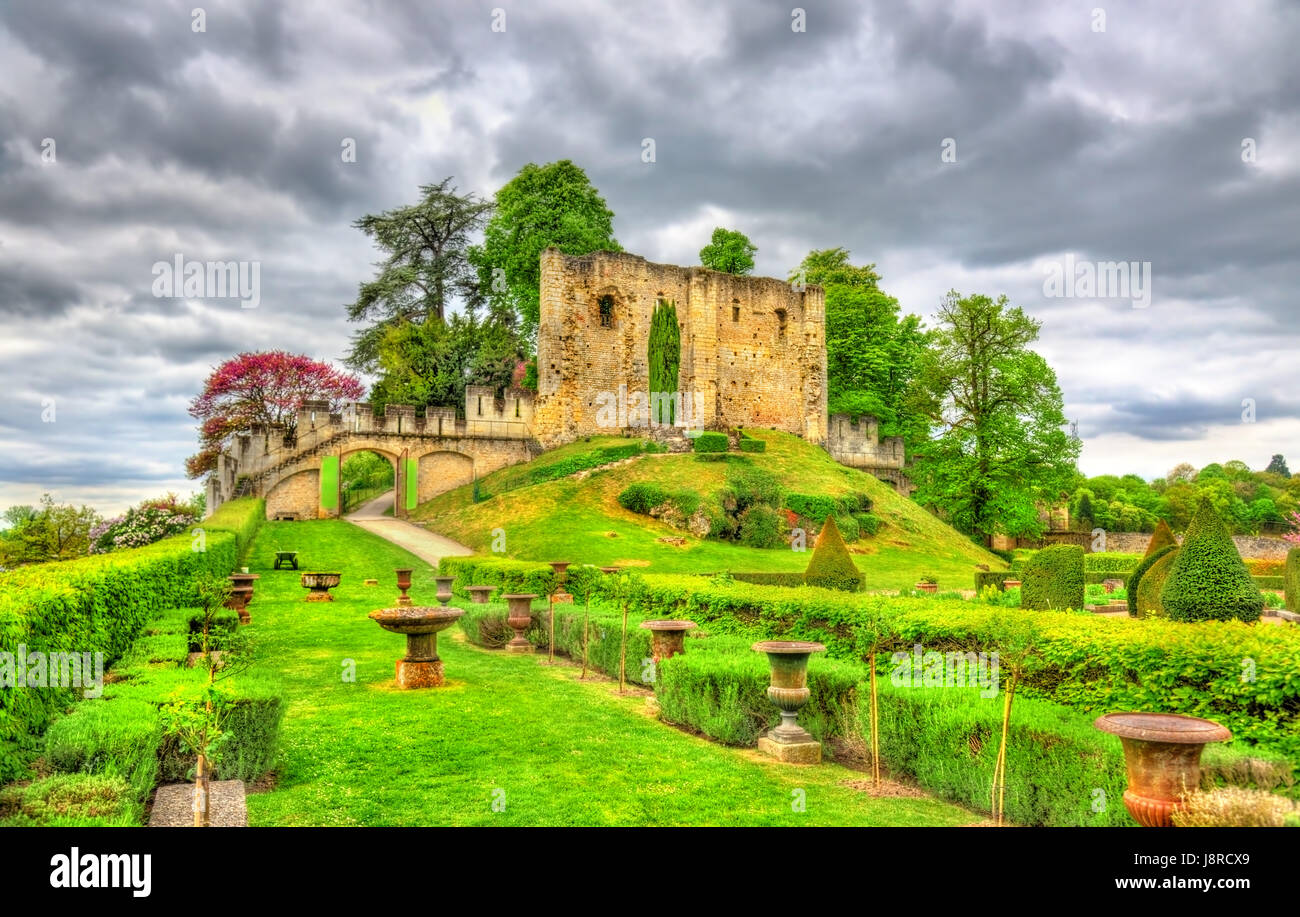 Ruins of the ancient keep at the Chateau de Langeais, France Stock ...