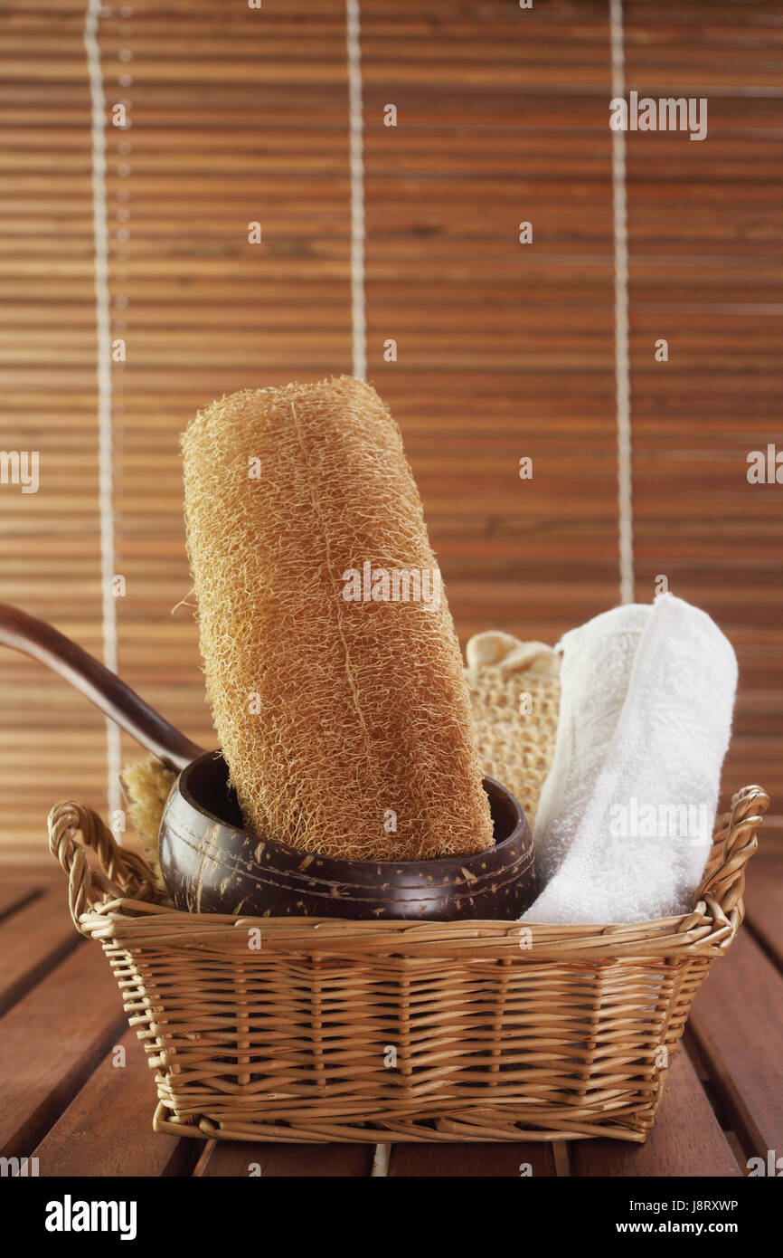 still life, relaxation, closeup, wellbeing, vertical, brush, wash, washing Stock Photo Alamy