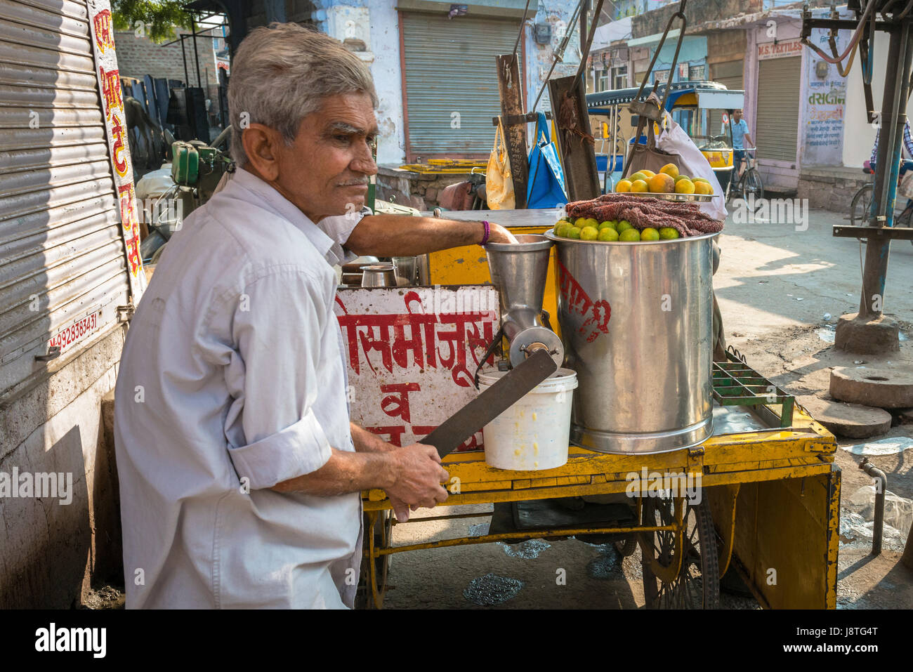 Making fruit juice in Jodhpur, India Stock Photo