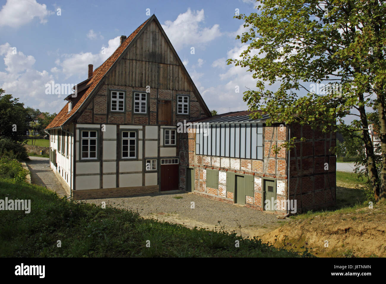house, building, home, dwelling house, residential building ...