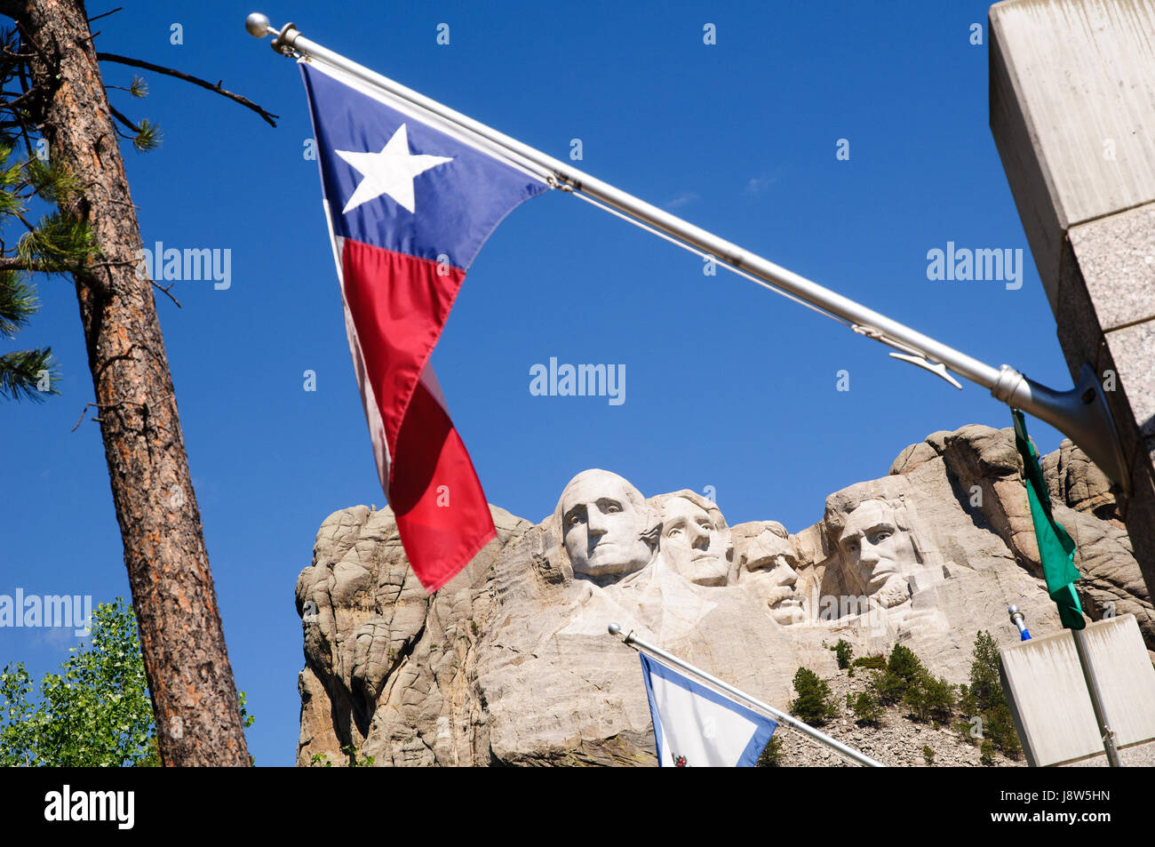 Mount Rushmore National Memorial and Avenue of Flags, Keystone, Black Hills, South Dakota, USA Stock Photo