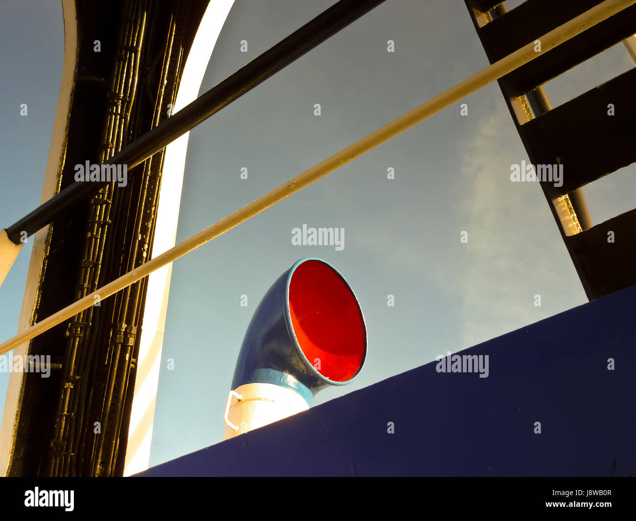 Horn signal hi-res stock photography and images - Alamy
