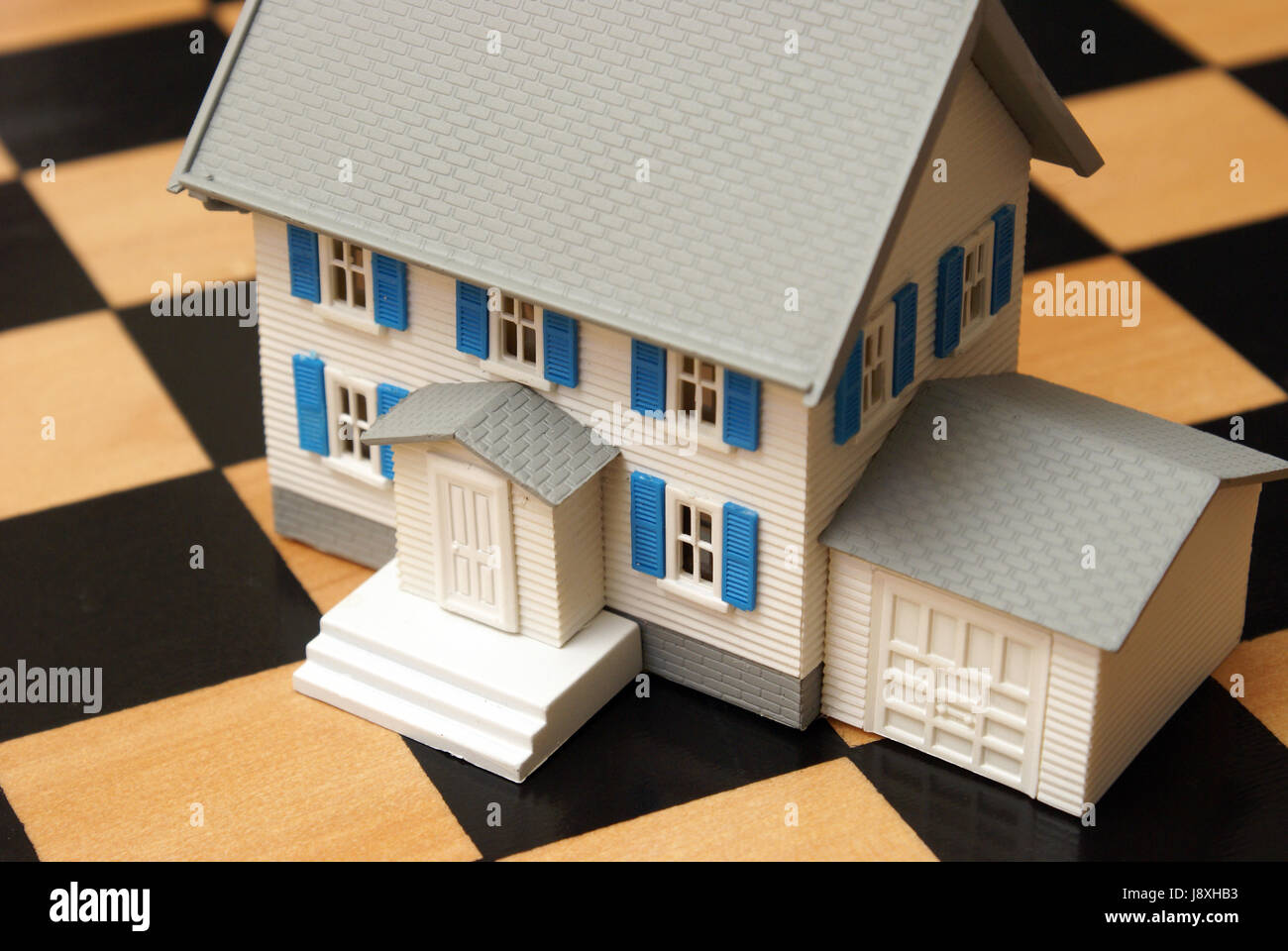 house, building, lose, losing, loosing, strategy, board, object, sell