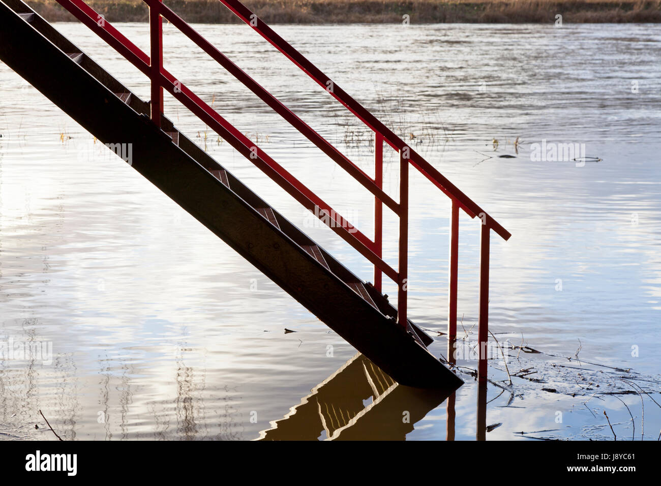 stairs into the water Stock Photo - Alamy