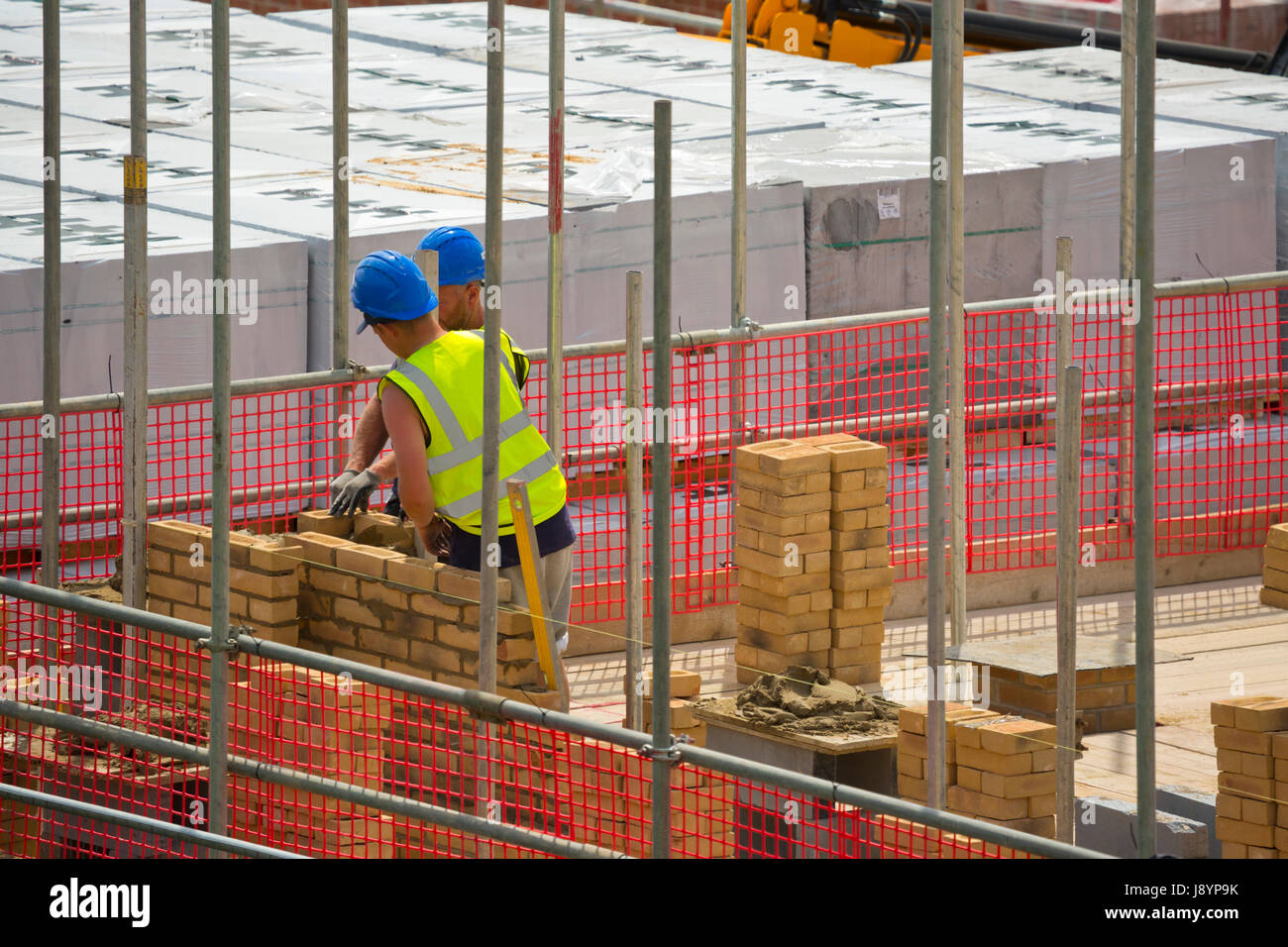 Scaffolding and bricks hires stock photography and images Alamy