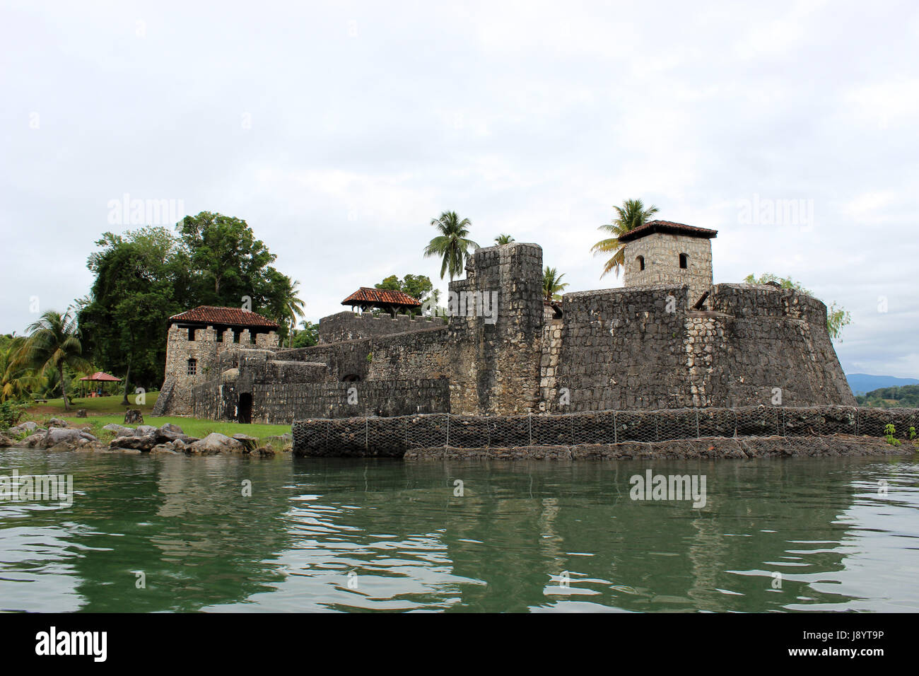 Fort Colonial of the Caribbean in Guatemala, San Felipe Castle gave protection against pirates and buccaneers of the Spanish colony Stock Photo
