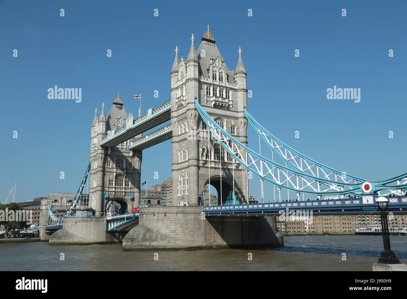 the iconic tower bridge in london one of the most famous buildings