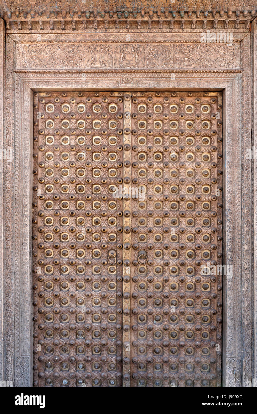 Ornate antique Rajasthani haveli door from Rajasthan, India Stock Photo