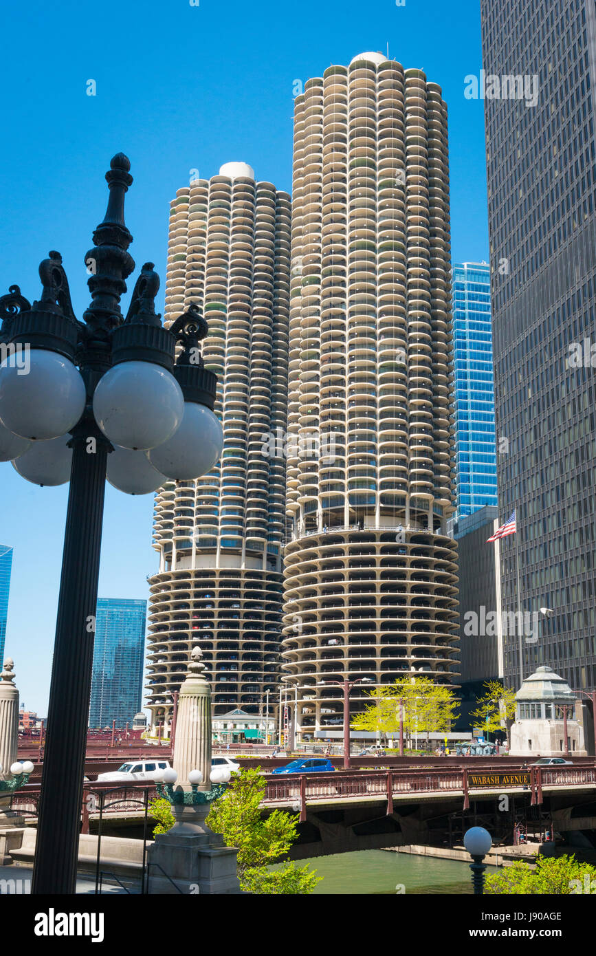 Chicago Illinois Marina City 1 & 11 aka Corn on the Cob residential & parking modern Brutalist contemporary building skyscrapers properties high-rise Stock Photo