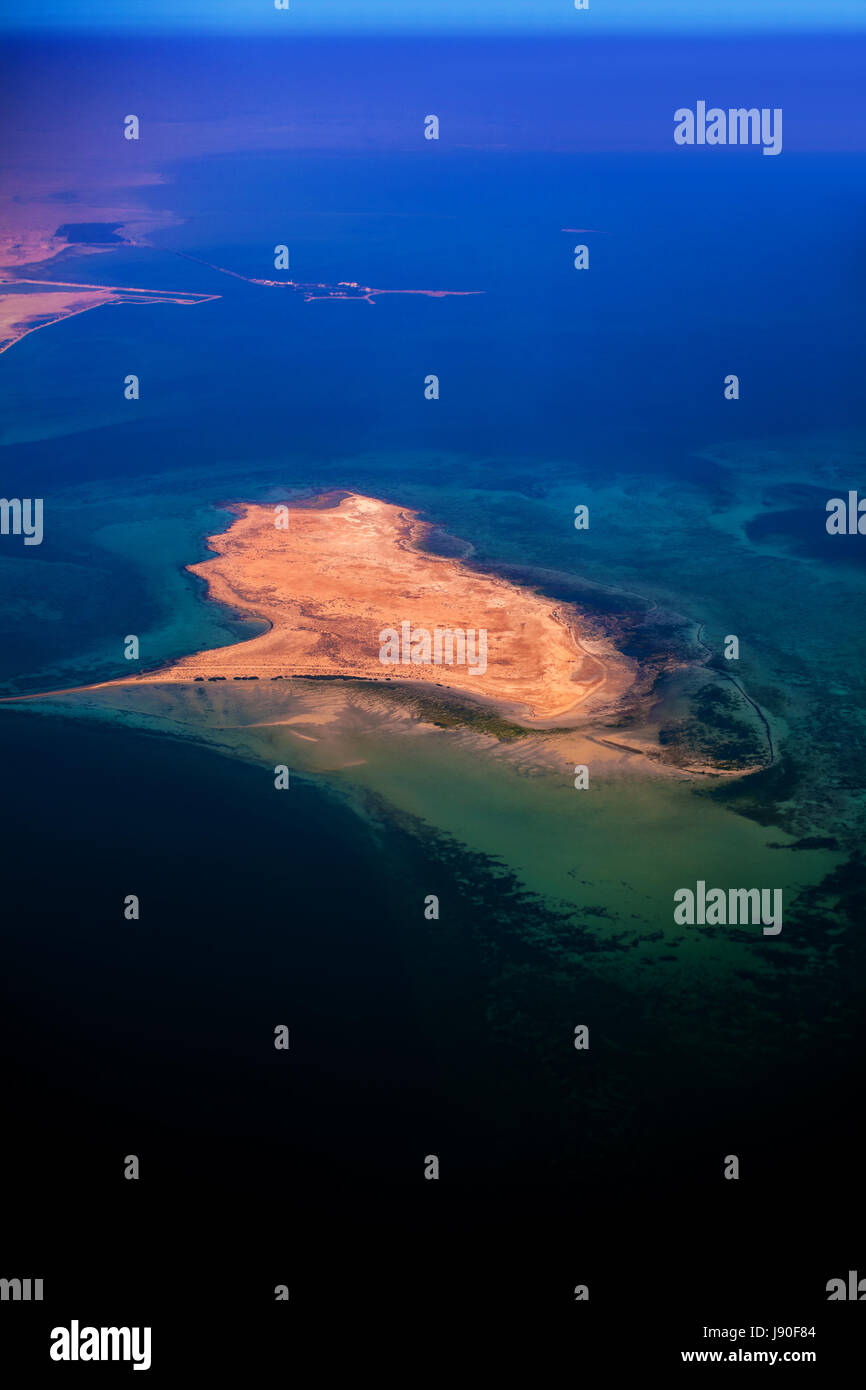 Qatar coastline hires stock photography and images Alamy