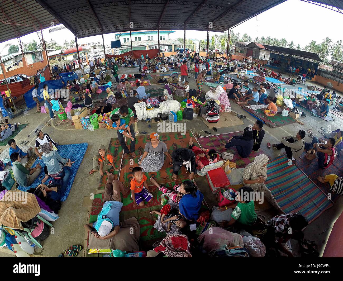 Lanao Del Sur, Philippines. 31st May, 2017. Displaced residents take