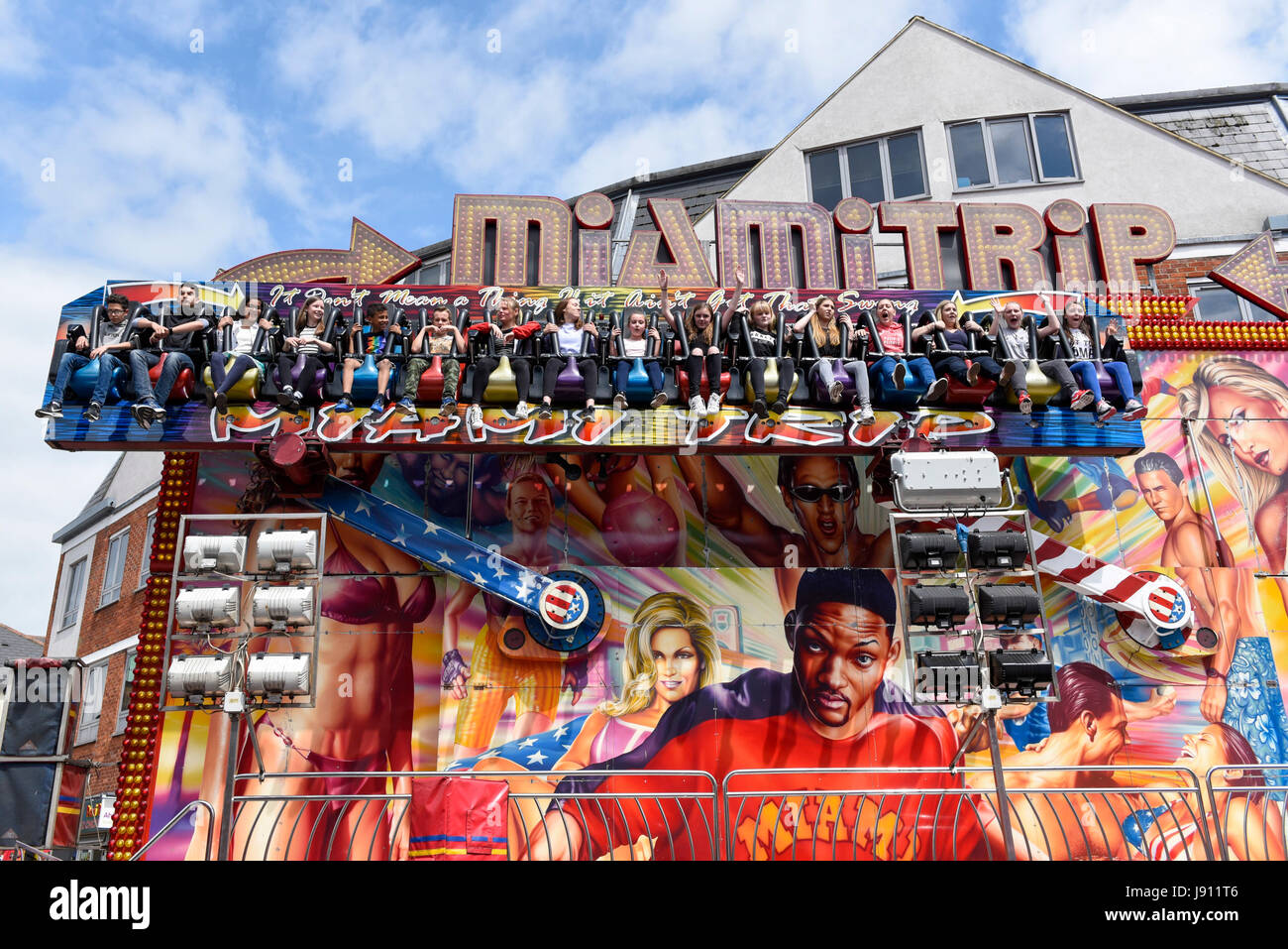 London, UK. 31 May 2017. Customers ride the Miami Trip ride. Thousands