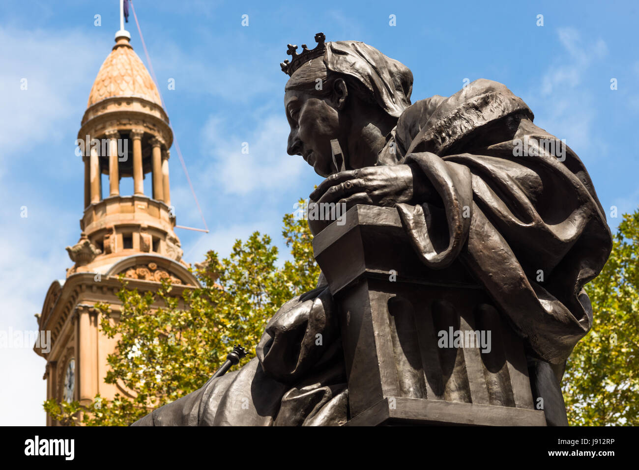 Queen Victoria statue and Town hall, Sydney, Australia Stock Photo Alamy