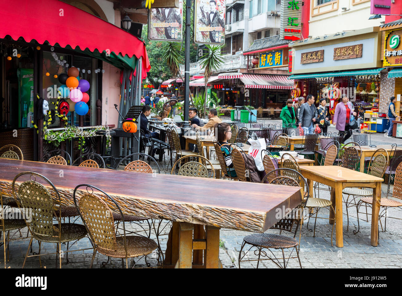 Chinese street restaurant hi res stock photography and images Alamy