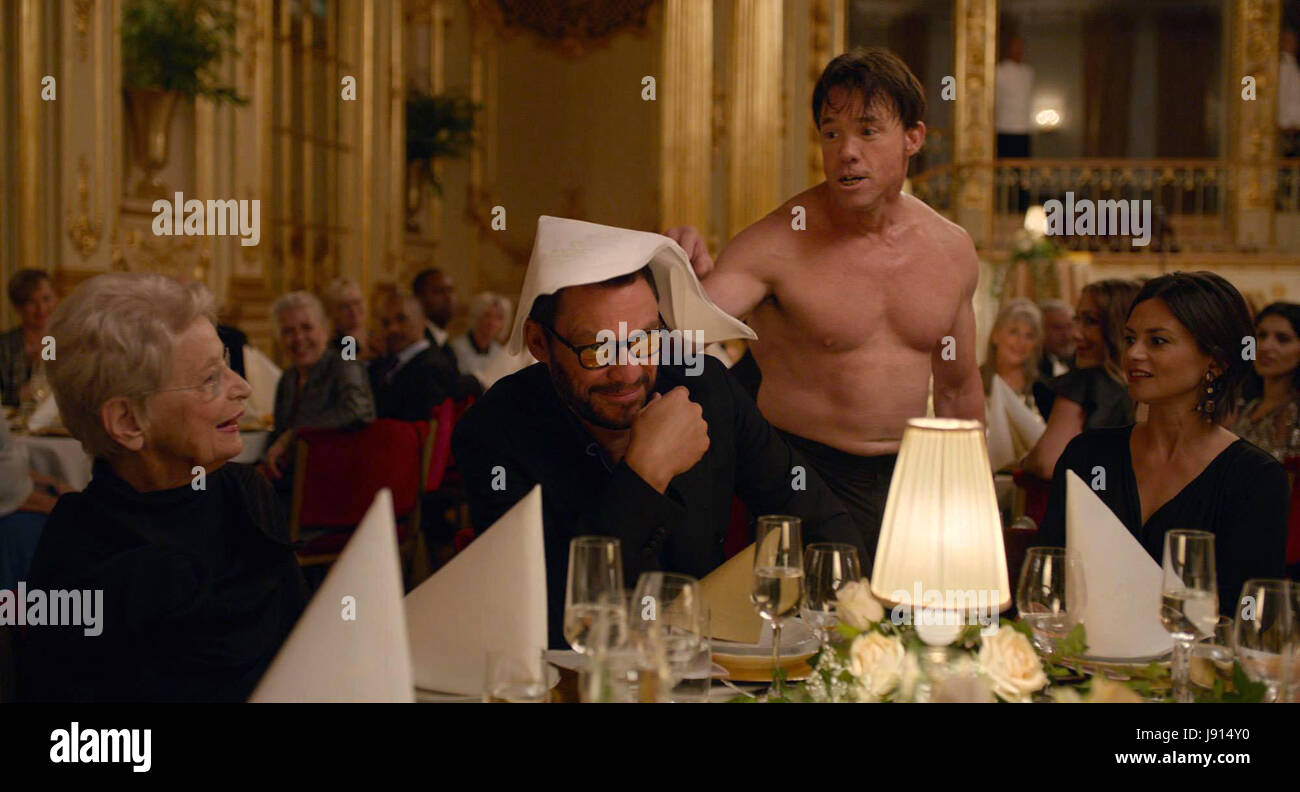 THE SQUARE, standing Terry Notary, 2017 © Magnolia Pictures /Courtesy