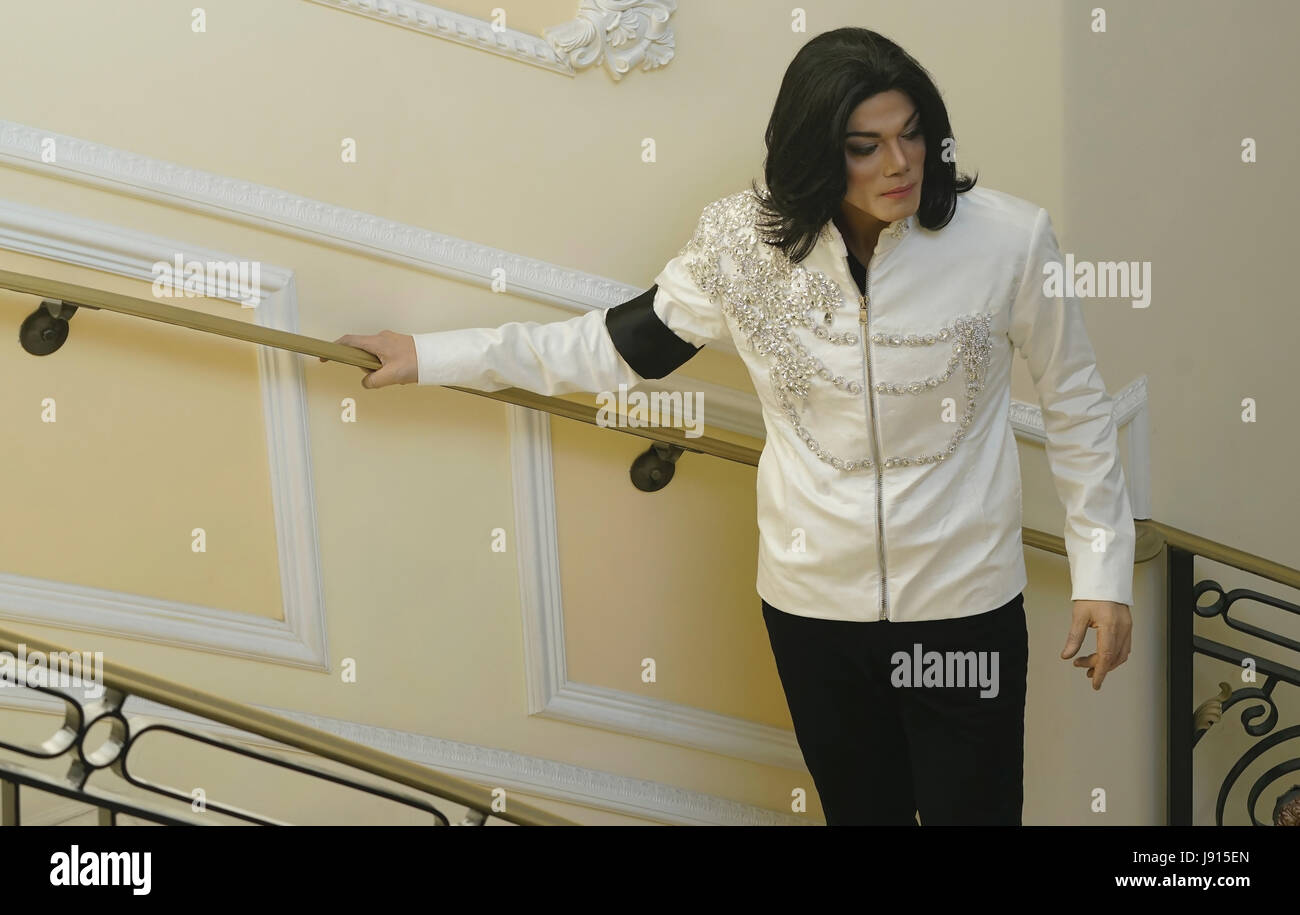 Джексон в монако жив. Navi Michael Jackson. Michael Jackson searching for Neverland Navi.