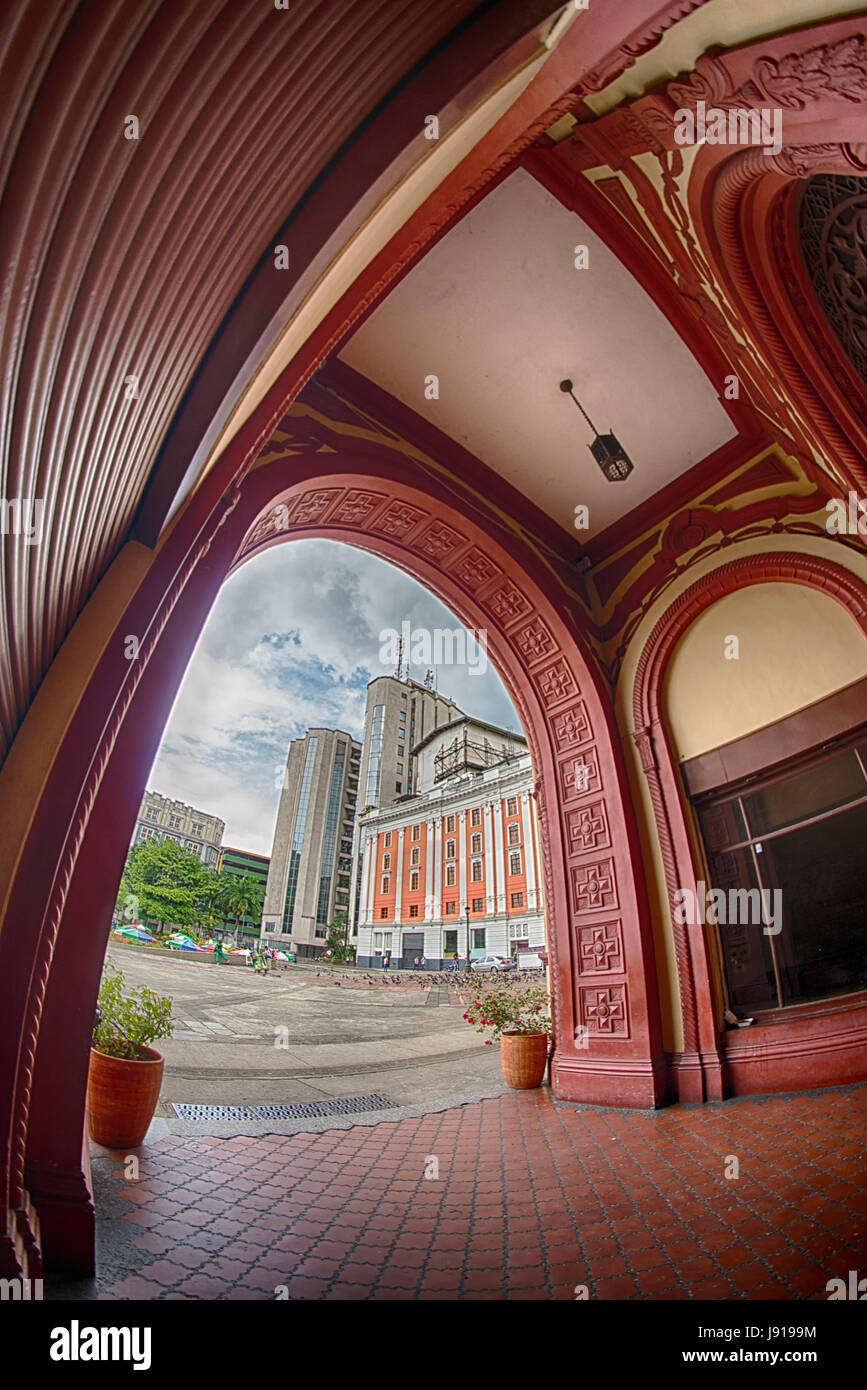 Teatro Jorge Isaac visto desde el lobby del Edificio del Tabaco, Cali, Colombia. Jorge Isaac Theater seen from the lobby of the Tobacco Building, Cali Stock Photo