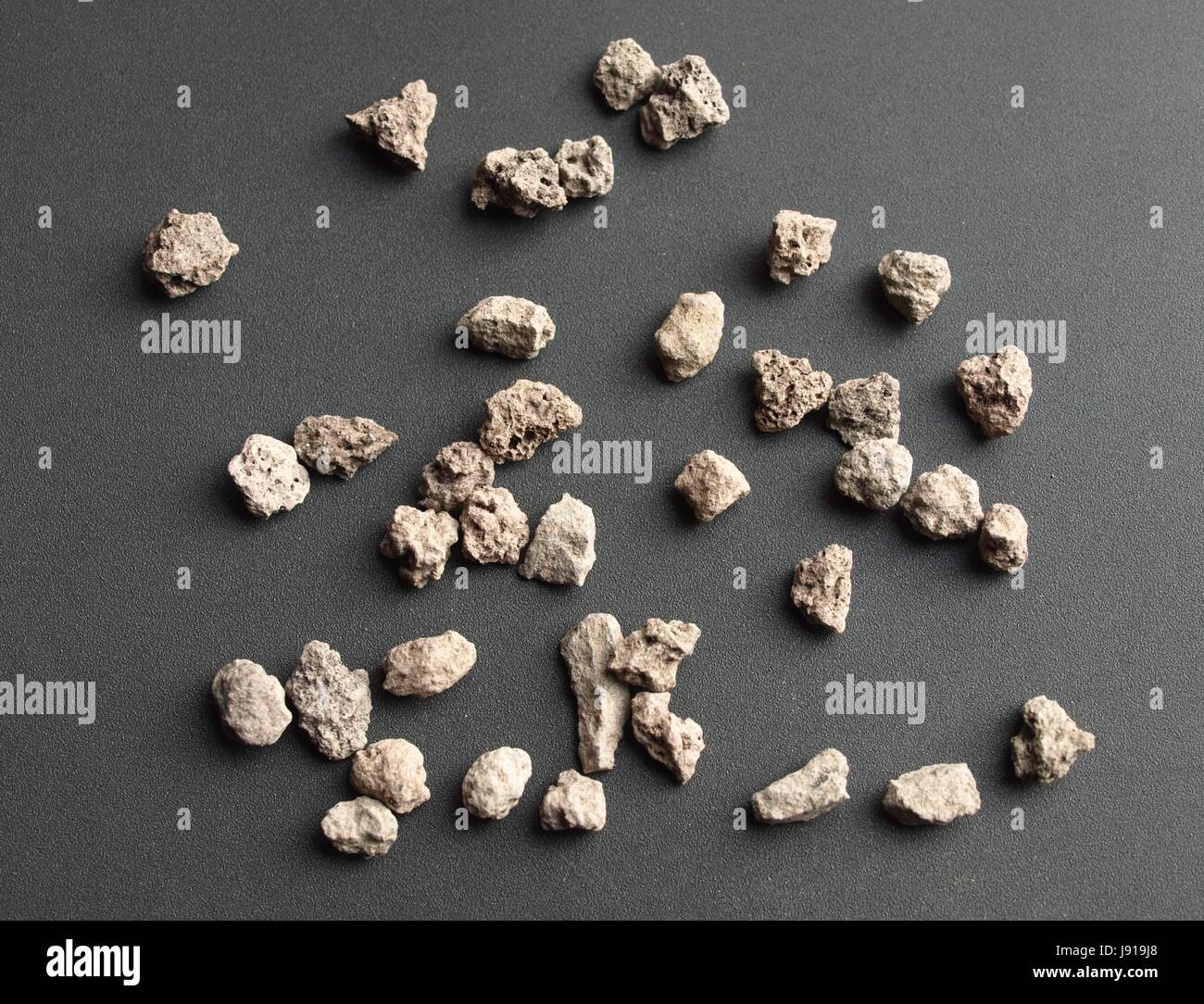 Scattering Agent Gemahlene steine hi-res stock photography and images - Alamy