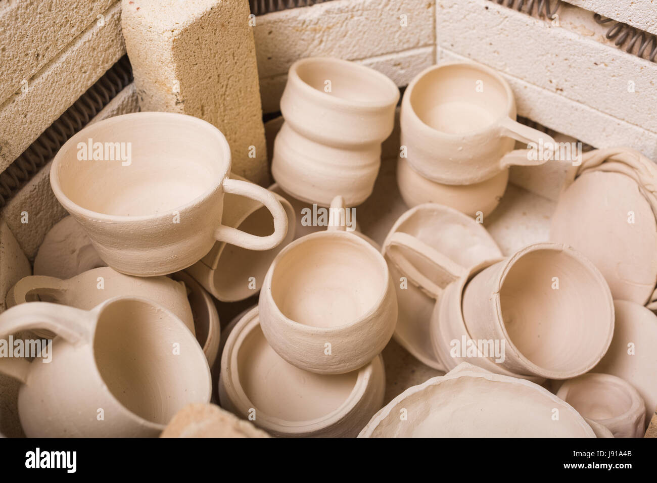 Unfinished clay pots hires stock photography and images Alamy