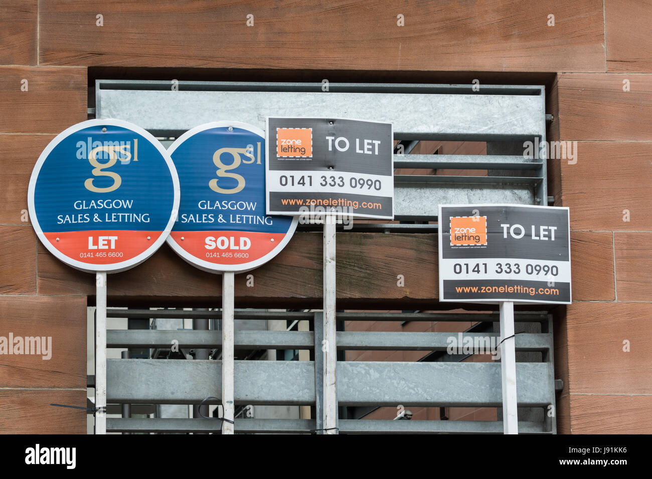 Sold signs glasgow hires stock photography and images Alamy