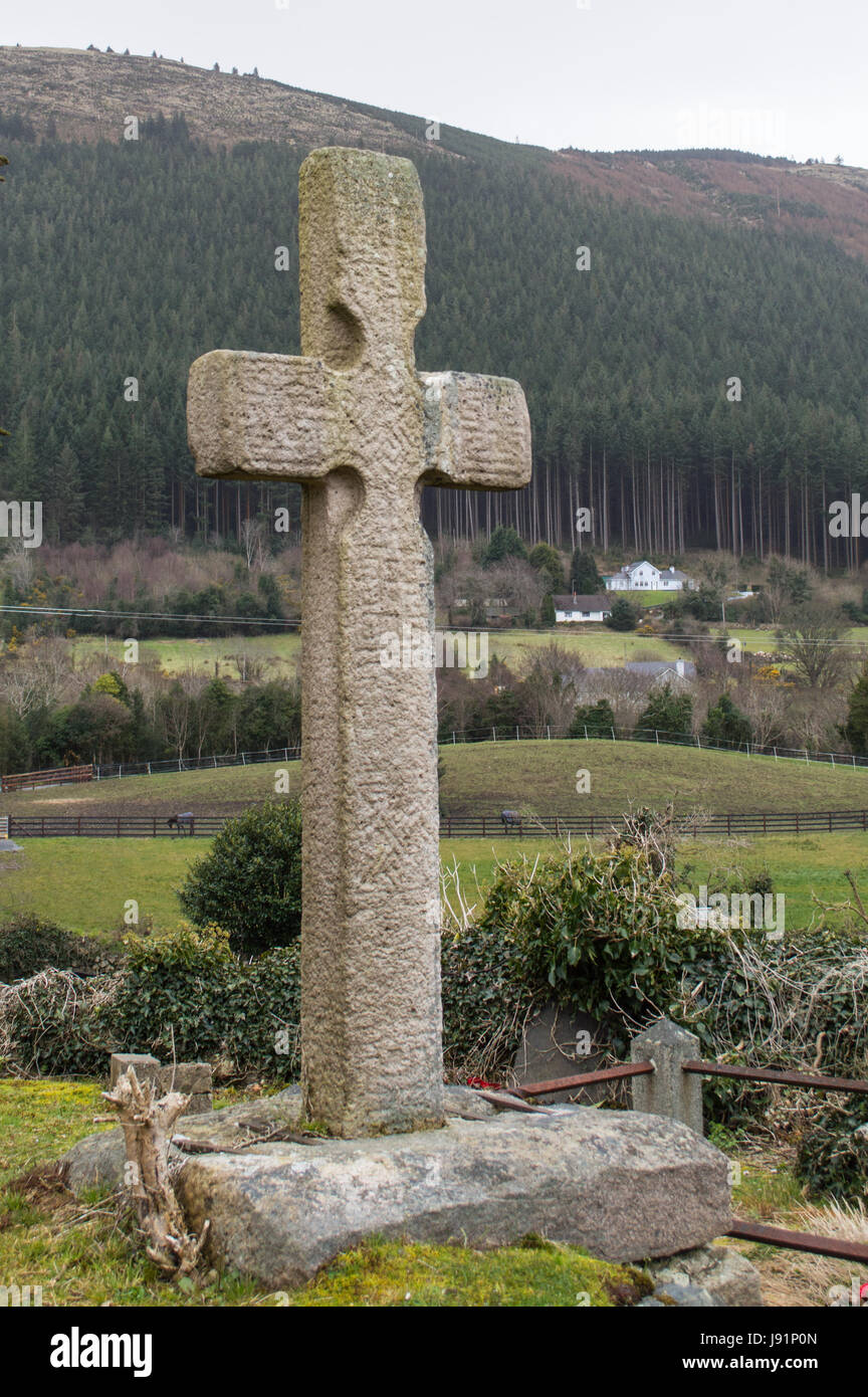 Ancient Irish cross Stock Photo - Alamy