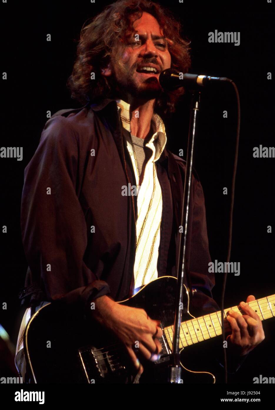 Eddie Vedder of Pearl Jam at Jones Beach, NY. August 25, 2000 © RTBonomo/ MediaPunch Stock Photo