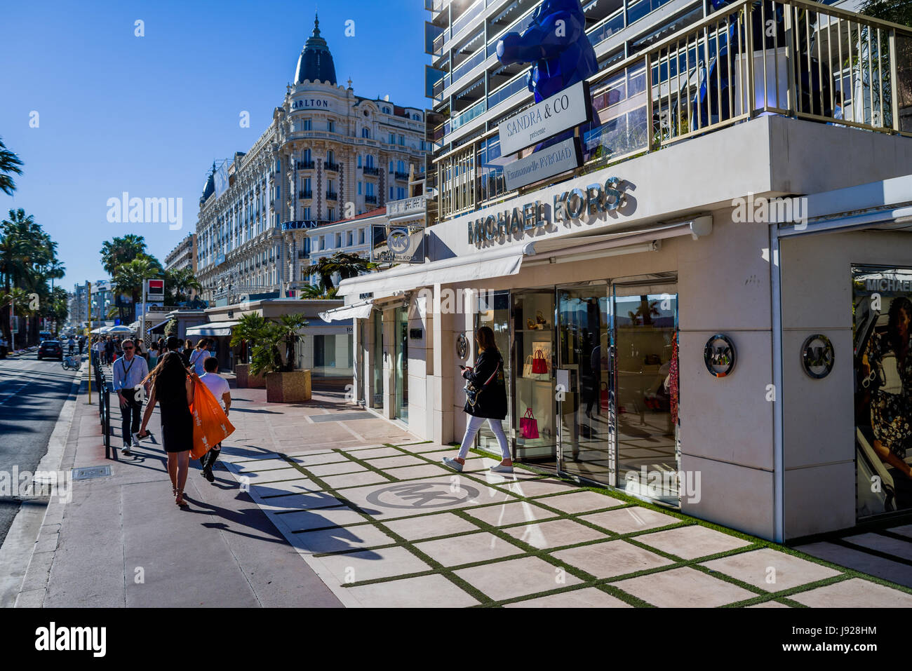 CANNES,FRANCE - MAY.19: michael kors boutique in la coisette with a modern  sculpture celebrating the 70th anniversary in the third day of the 2017 fe  Stock Photo - Alamy