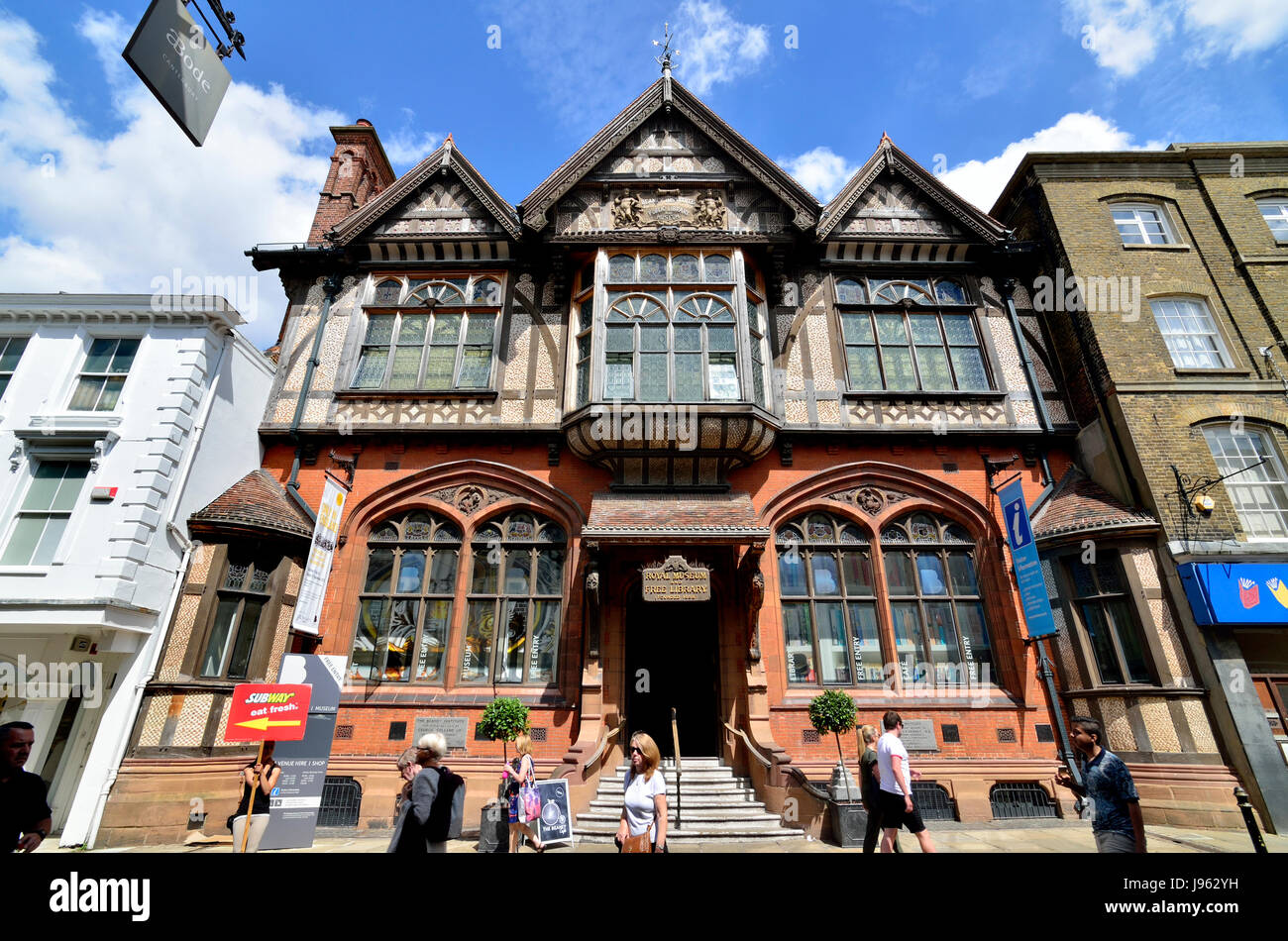 Canterbury, Kent, UK. Beaney House of Art and Knowledge - Royal Museum and Free Library at 18 High Street. Mock Tudor façade (1899) Stock Photo