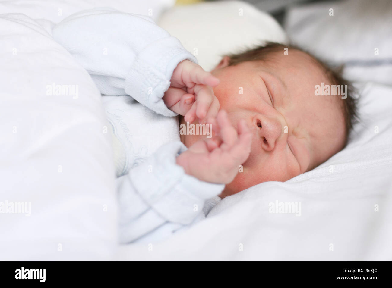 baby, expression, weep, cry, crying, weeper, weeping, colic, newborn