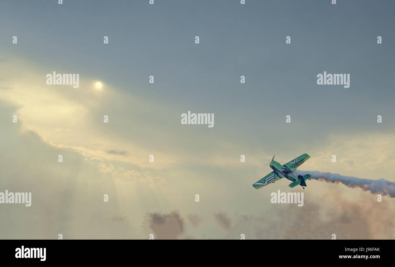 Airplane flying towards sun hi-res stock photography and images - Alamy