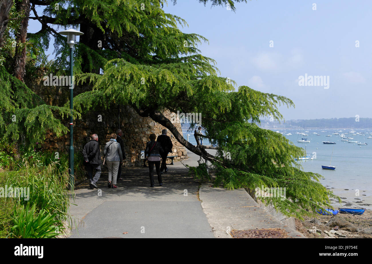 'Promenade du Clair de Lune' (The Moonlight Walk) in Dinard ( Ille et