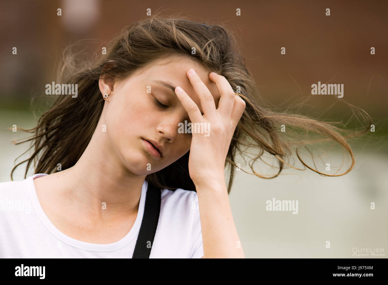 Struggling with wind hi-res stock photography and images - Alamy