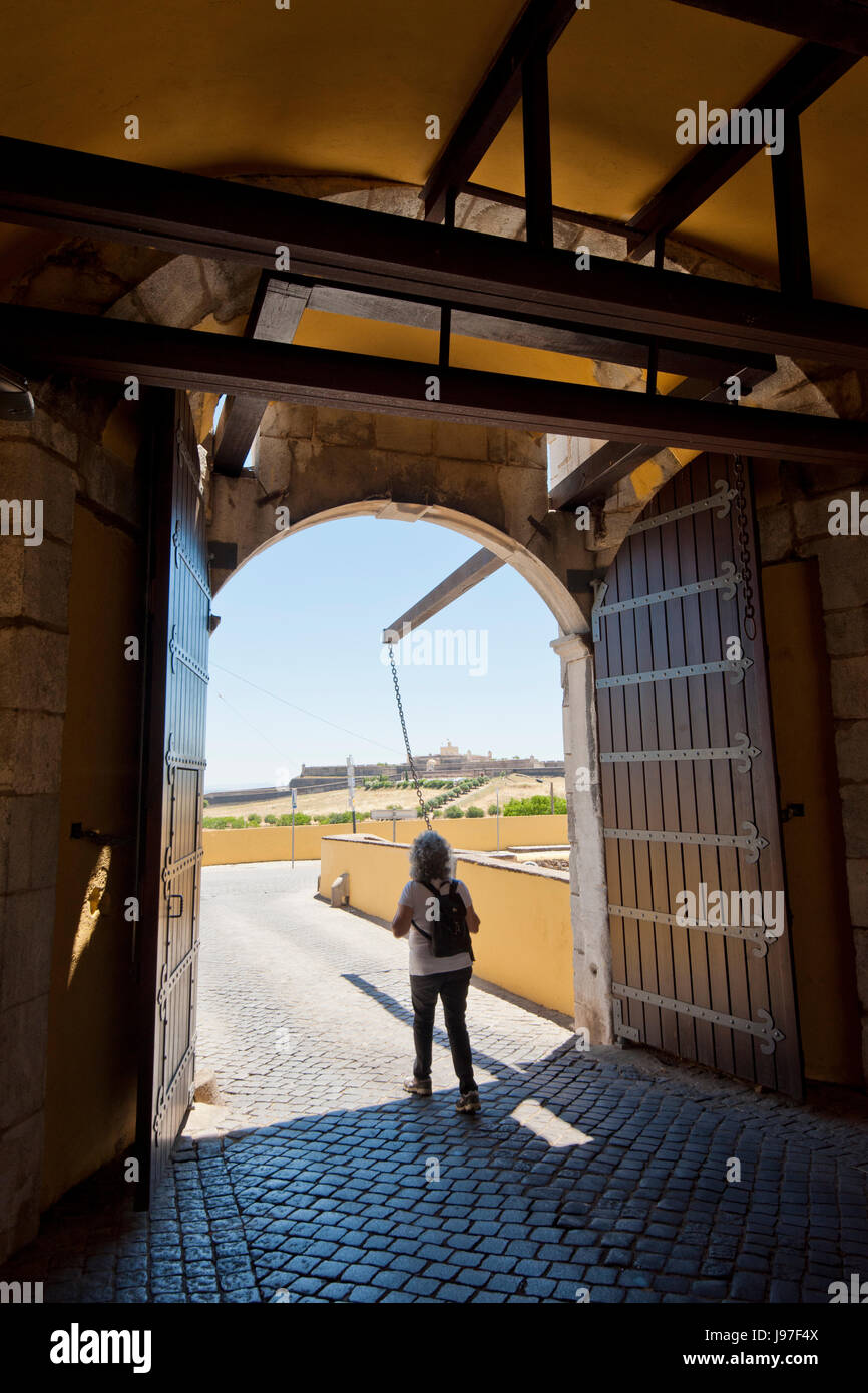 Olivença Gate, one of the entrances of the 17th century to go to Elvas ...